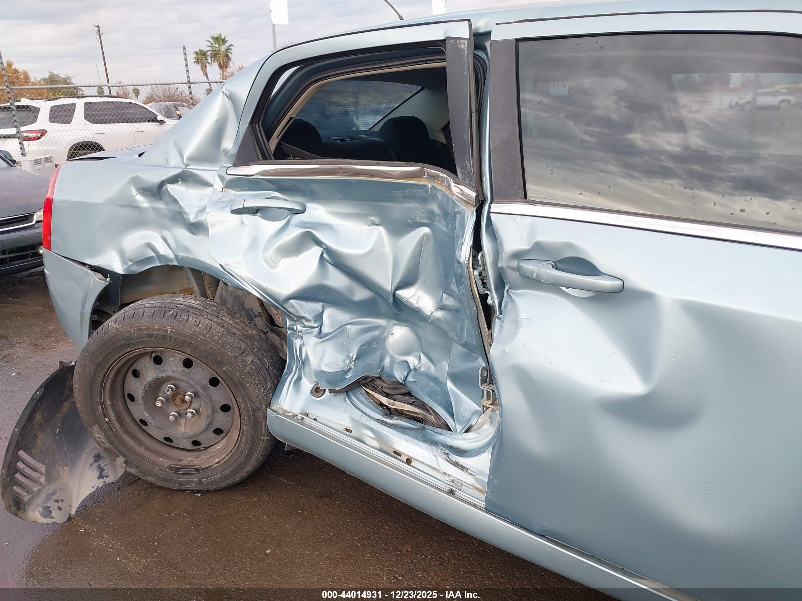 CHRYSLER 300 image 6