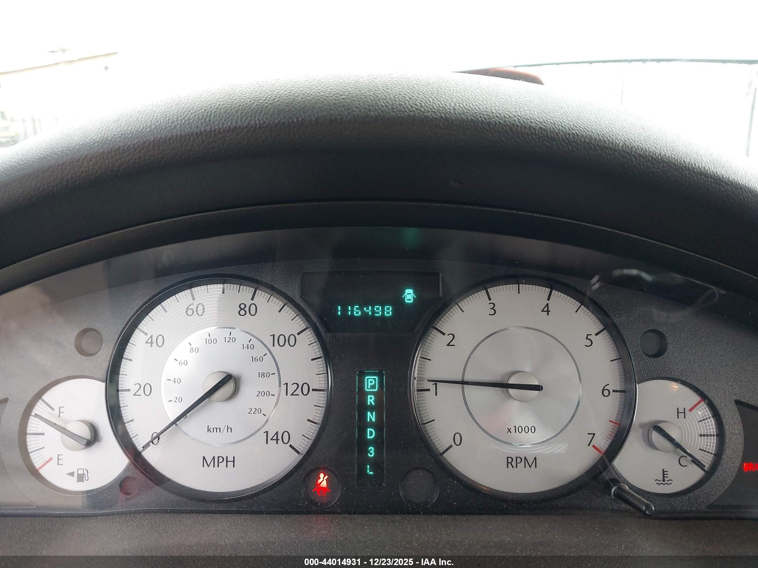 CHRYSLER 300 image 7