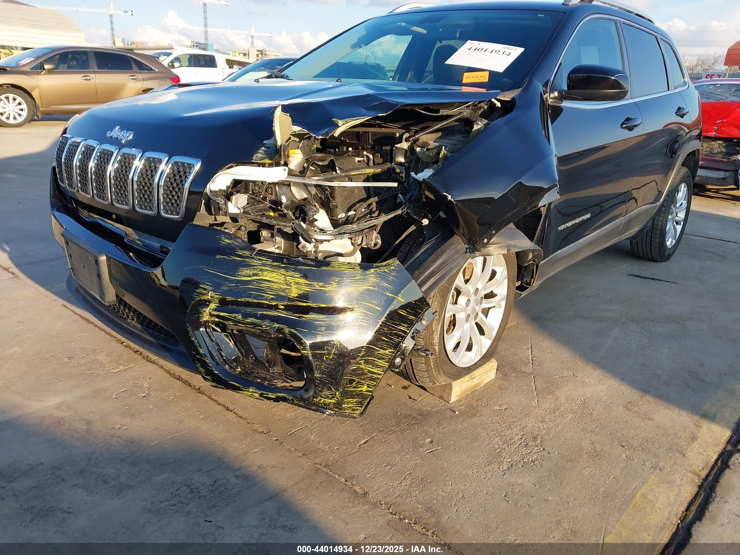 JEEP CHEROKEE image 6