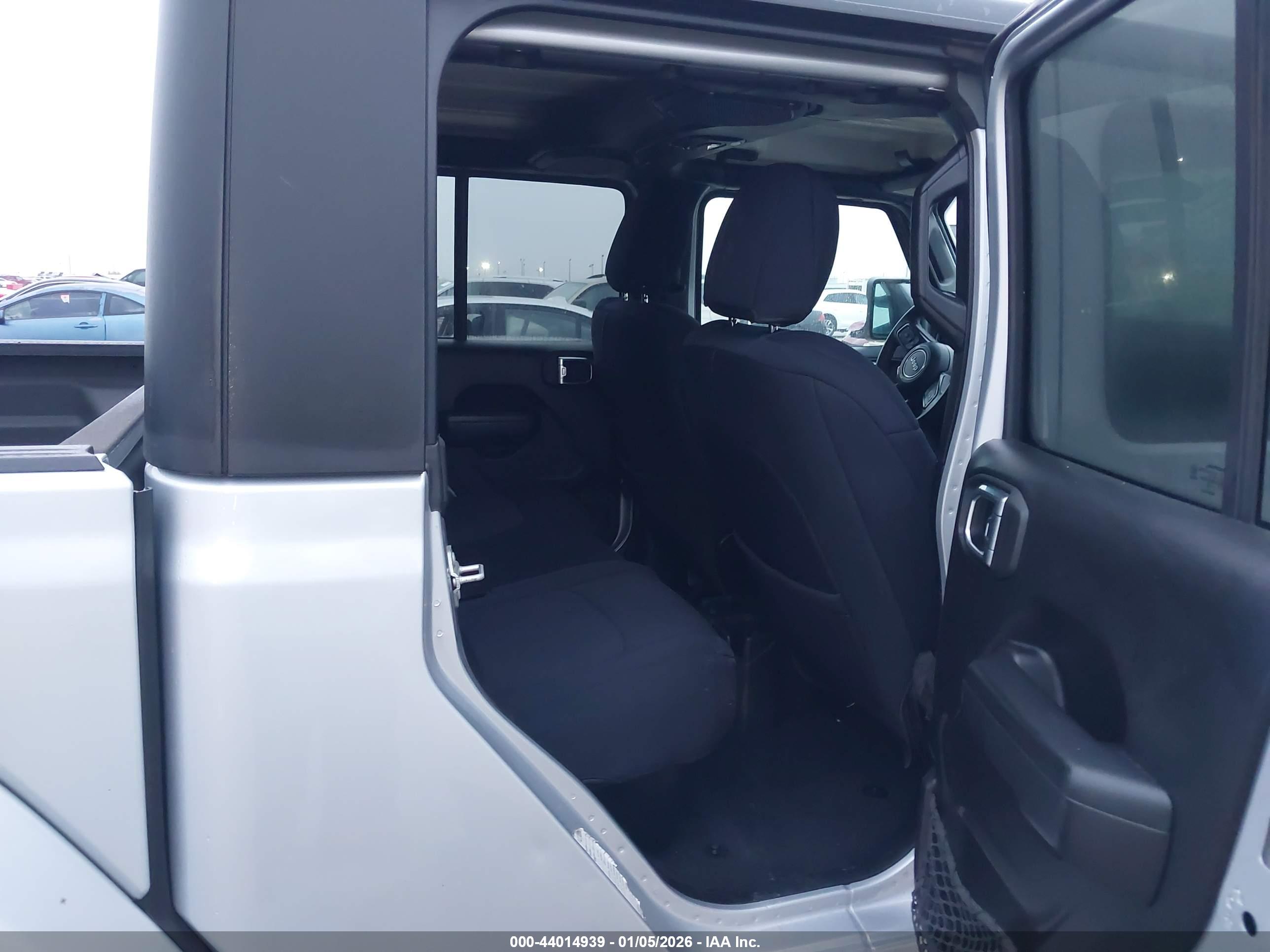 JEEP GLADIATOR image 8