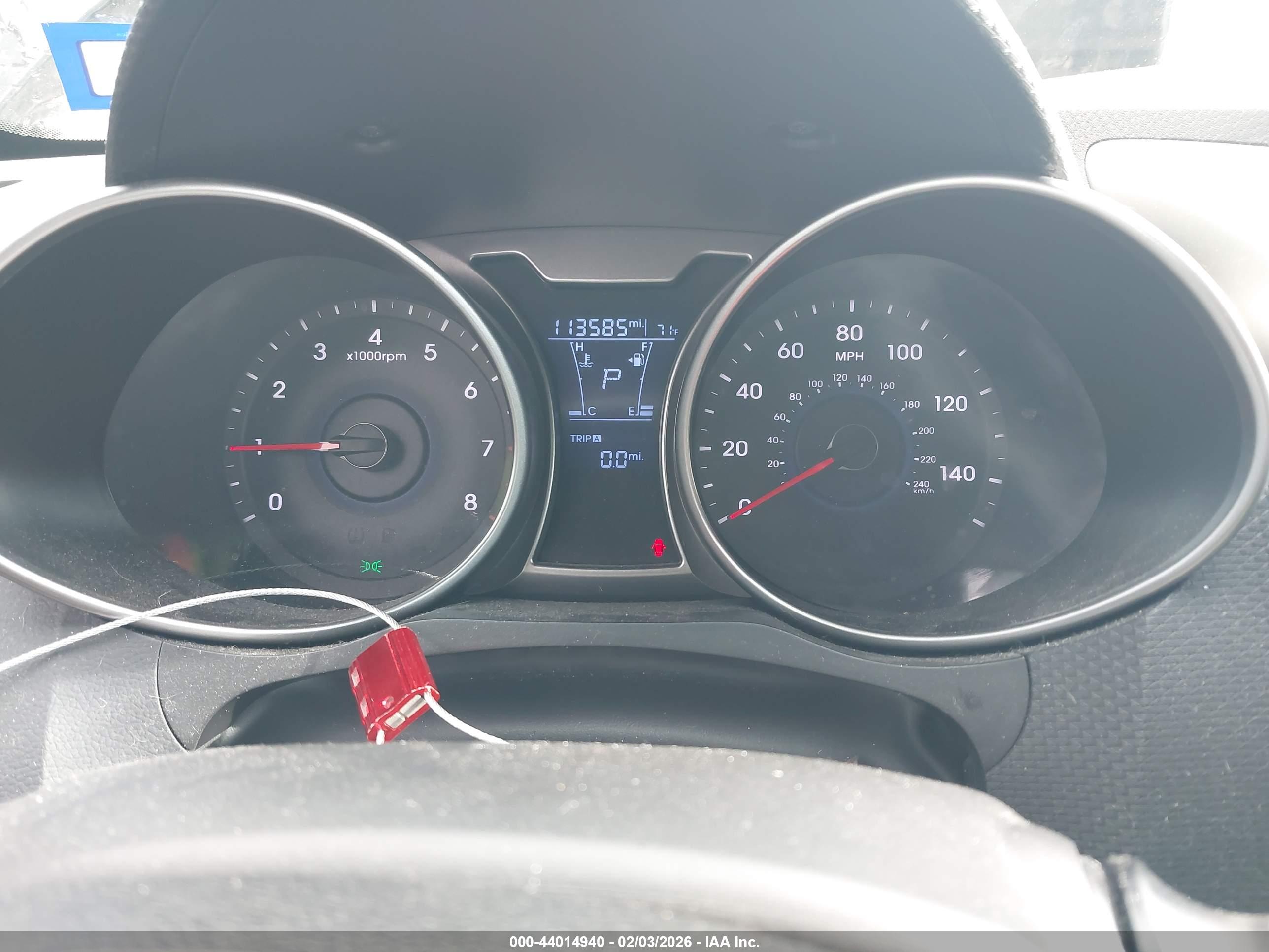 HYUNDAI VELOSTER image 7