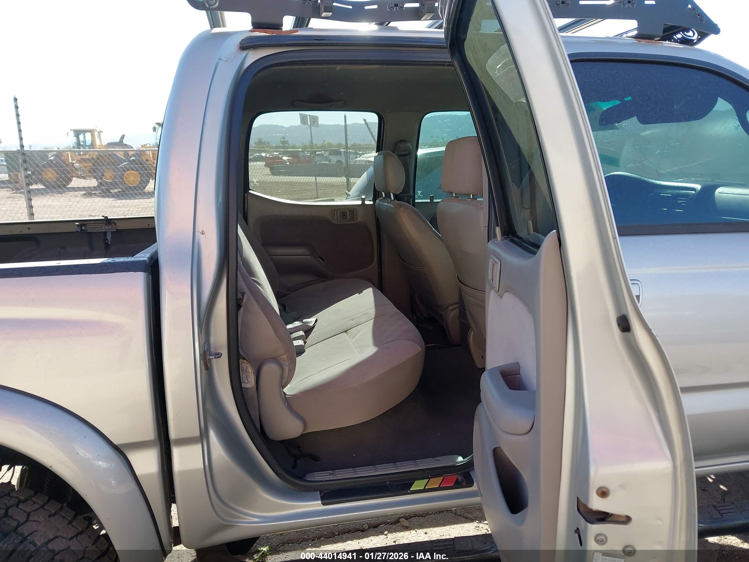 TOYOTA TACOMA image 8