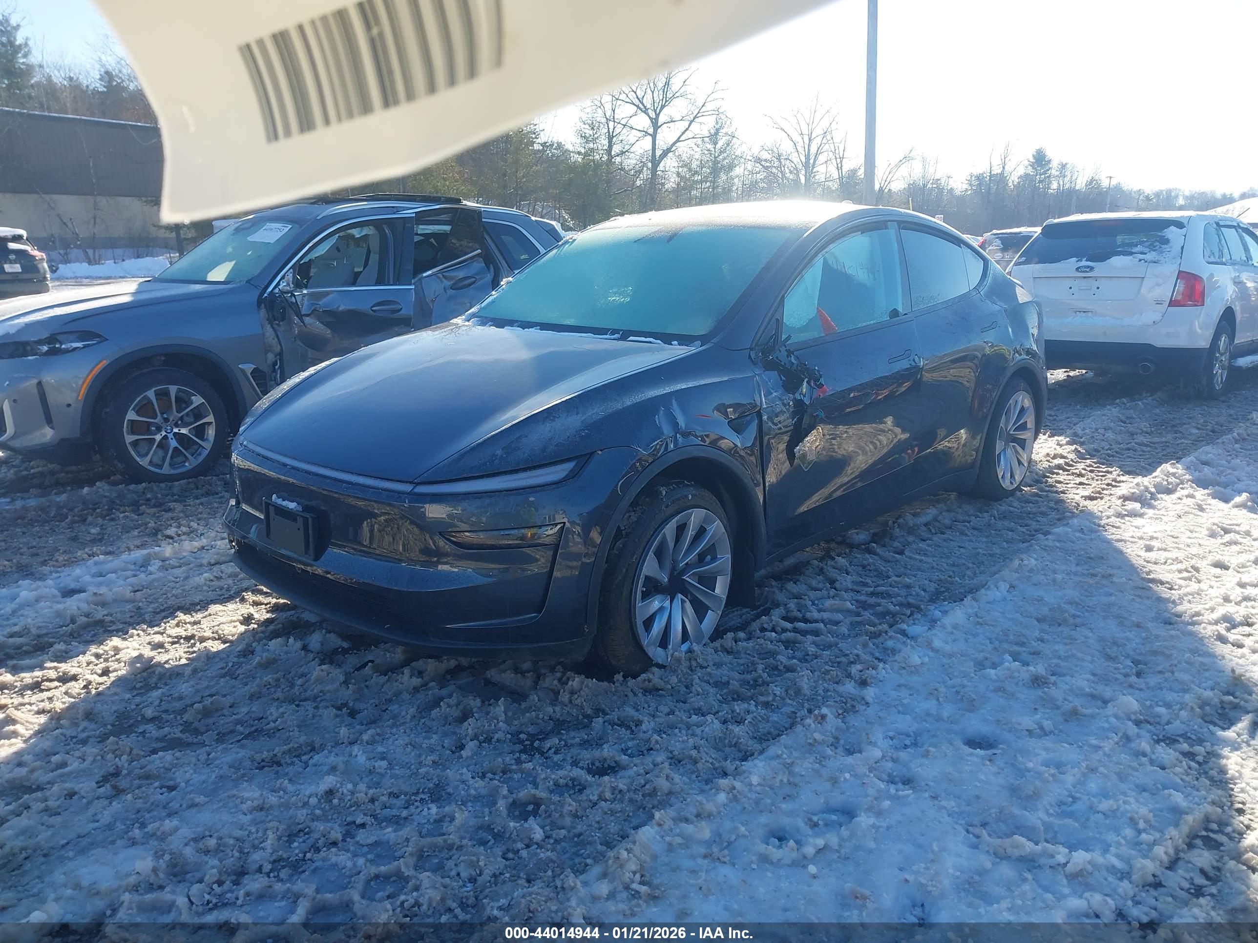 TESLA MODEL image 2