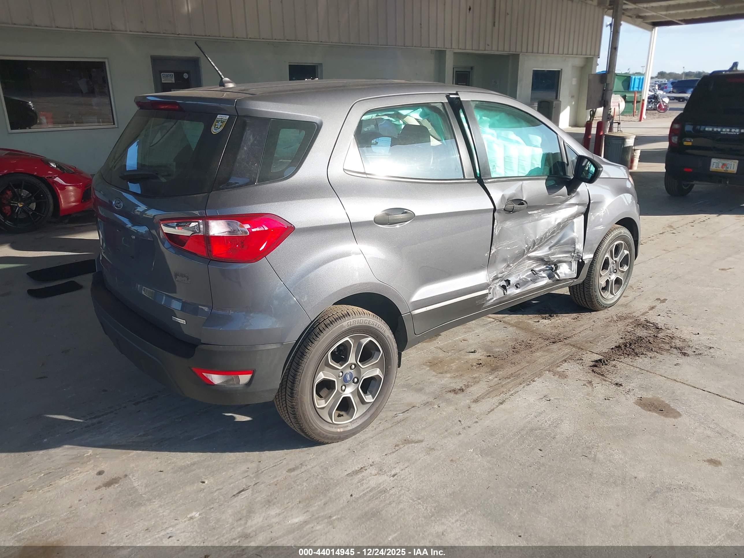 FORD ECOSPORT image 4