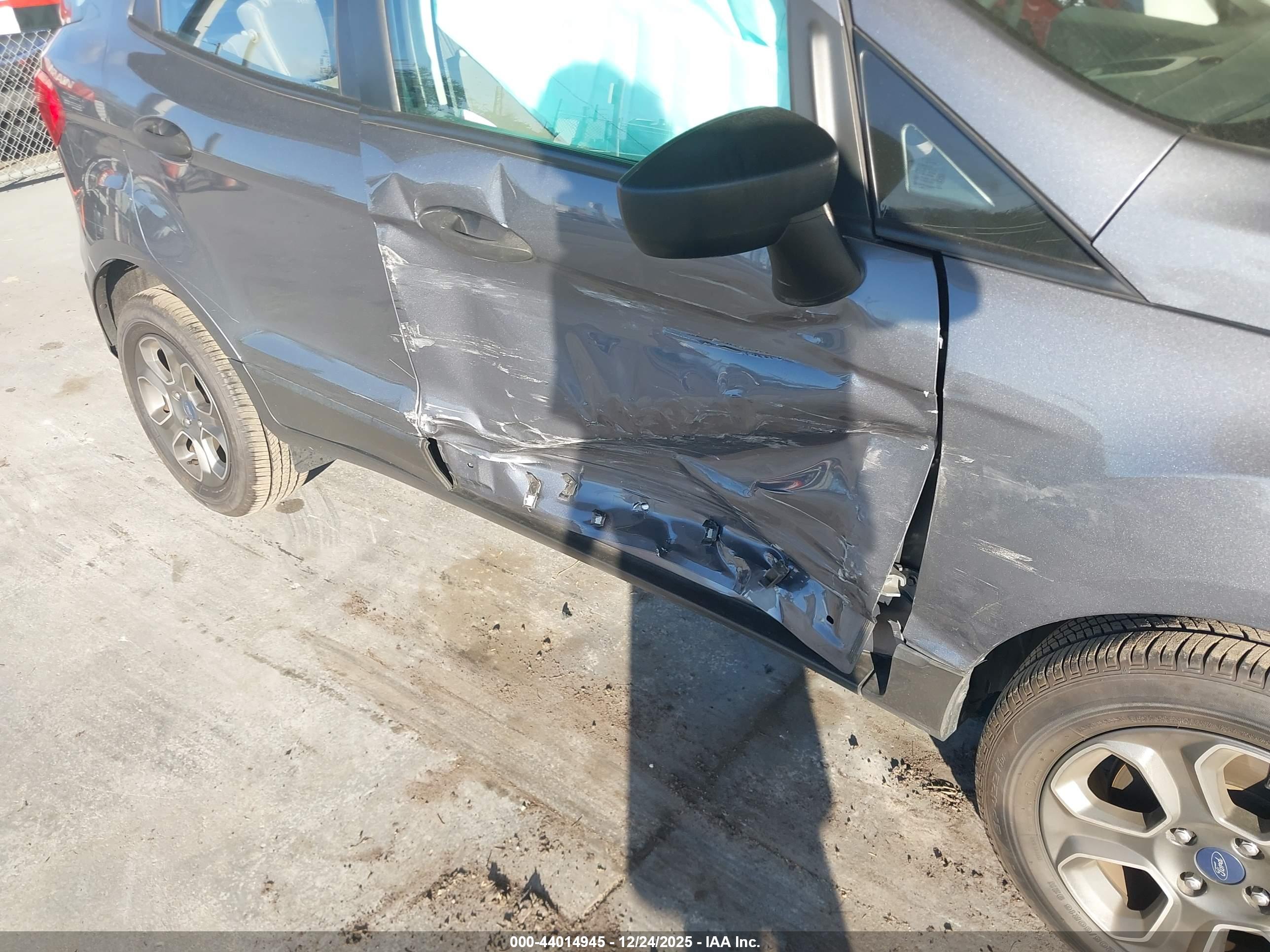 FORD ECOSPORT image 6
