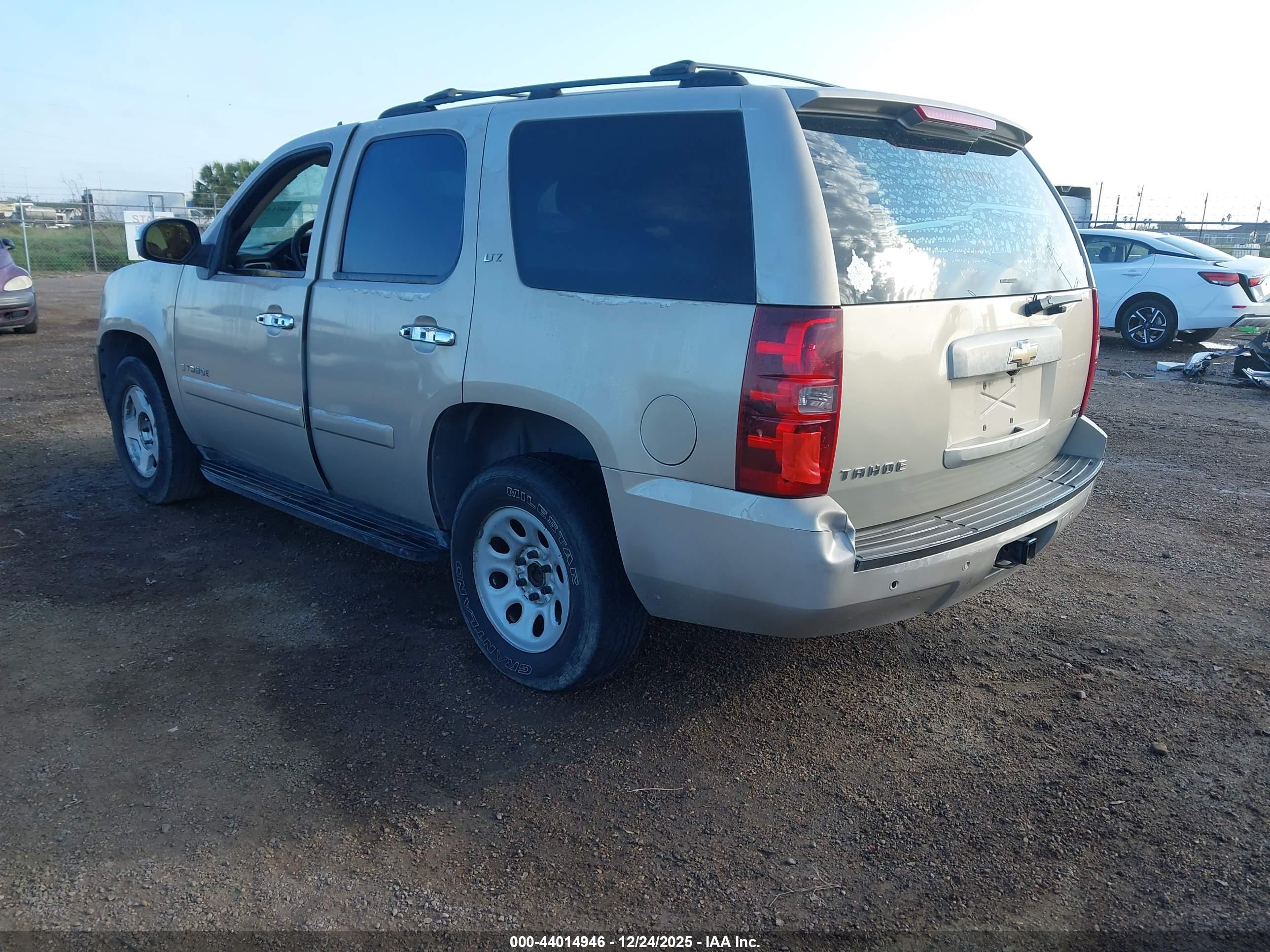 CHEVROLET TAHOE image 3