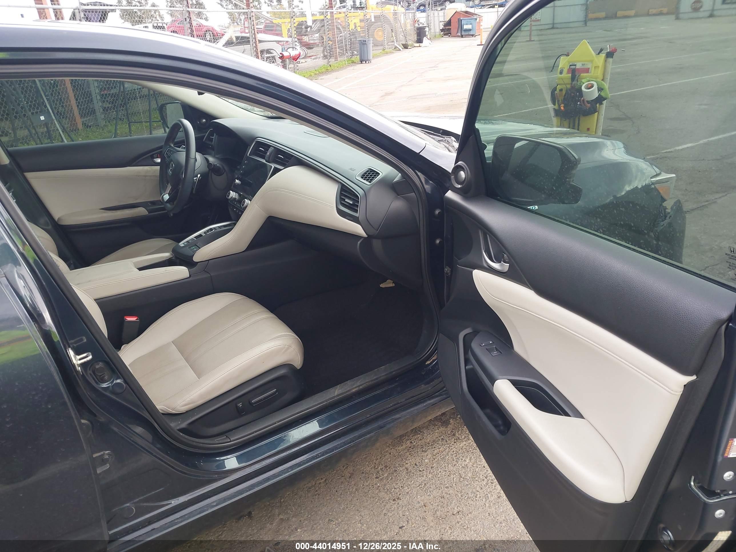 HONDA INSIGHT image 5