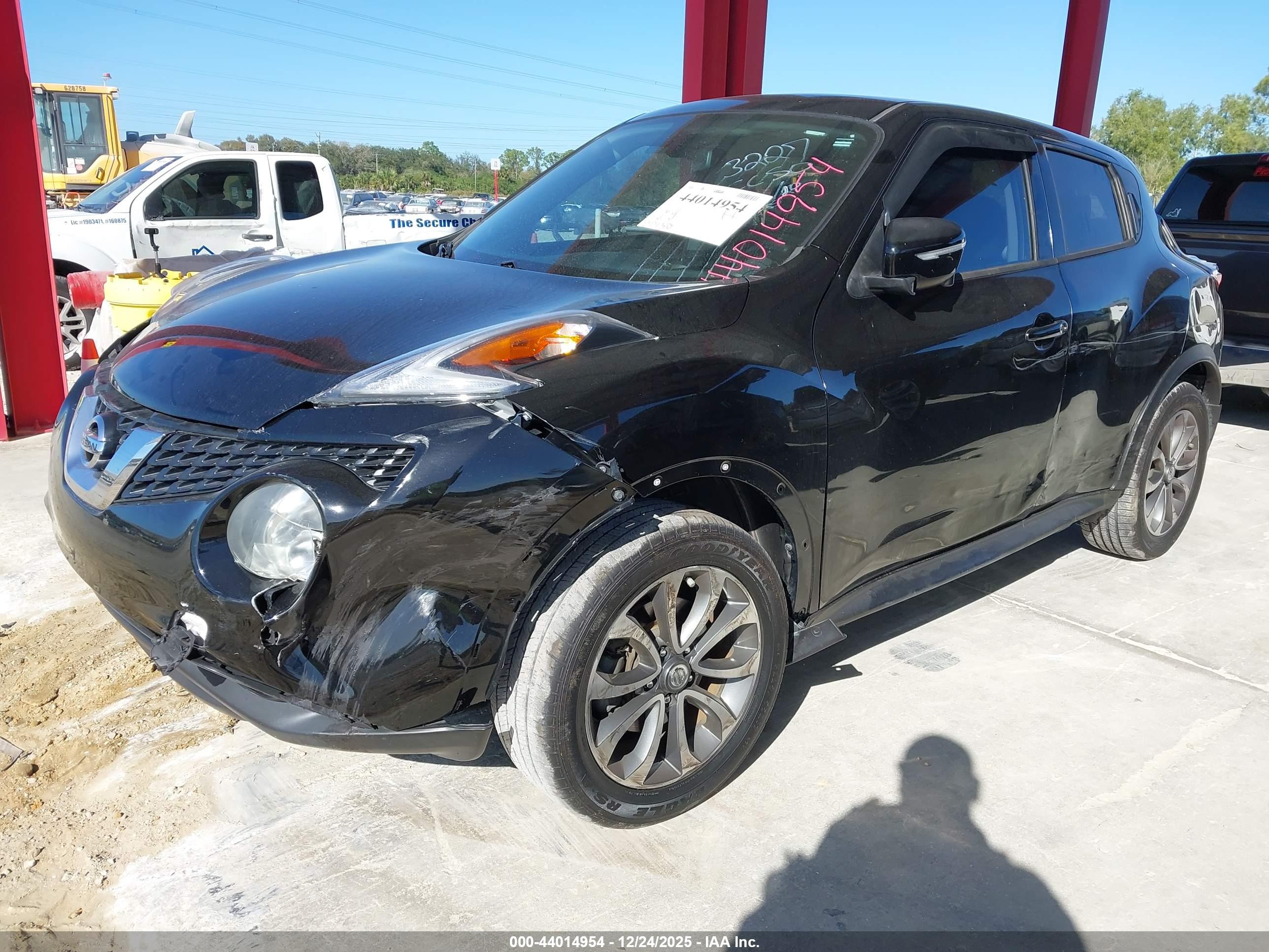 NISSAN JUKE image 2