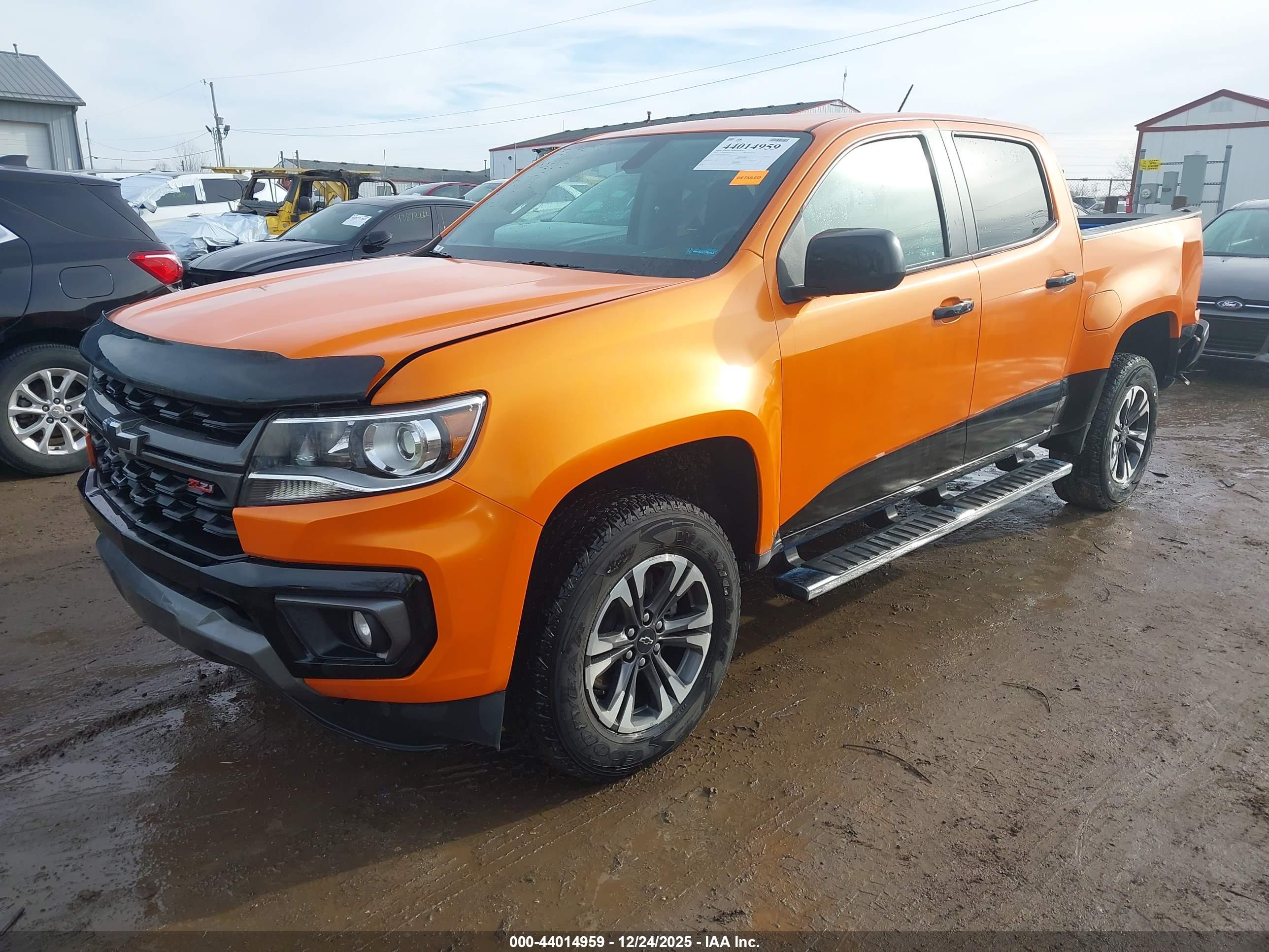 CHEVROLET COLORADO image 2