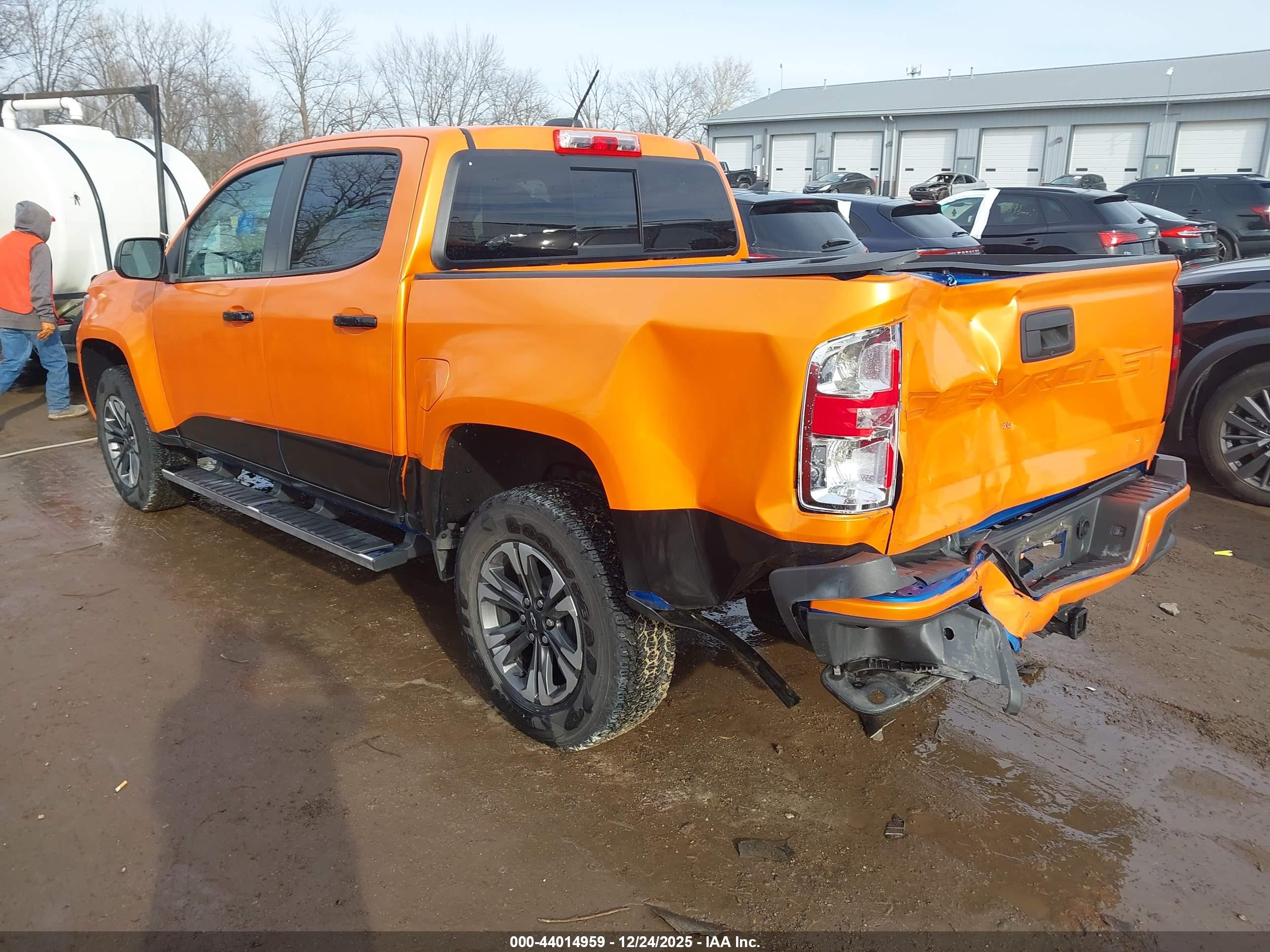 CHEVROLET COLORADO image 3