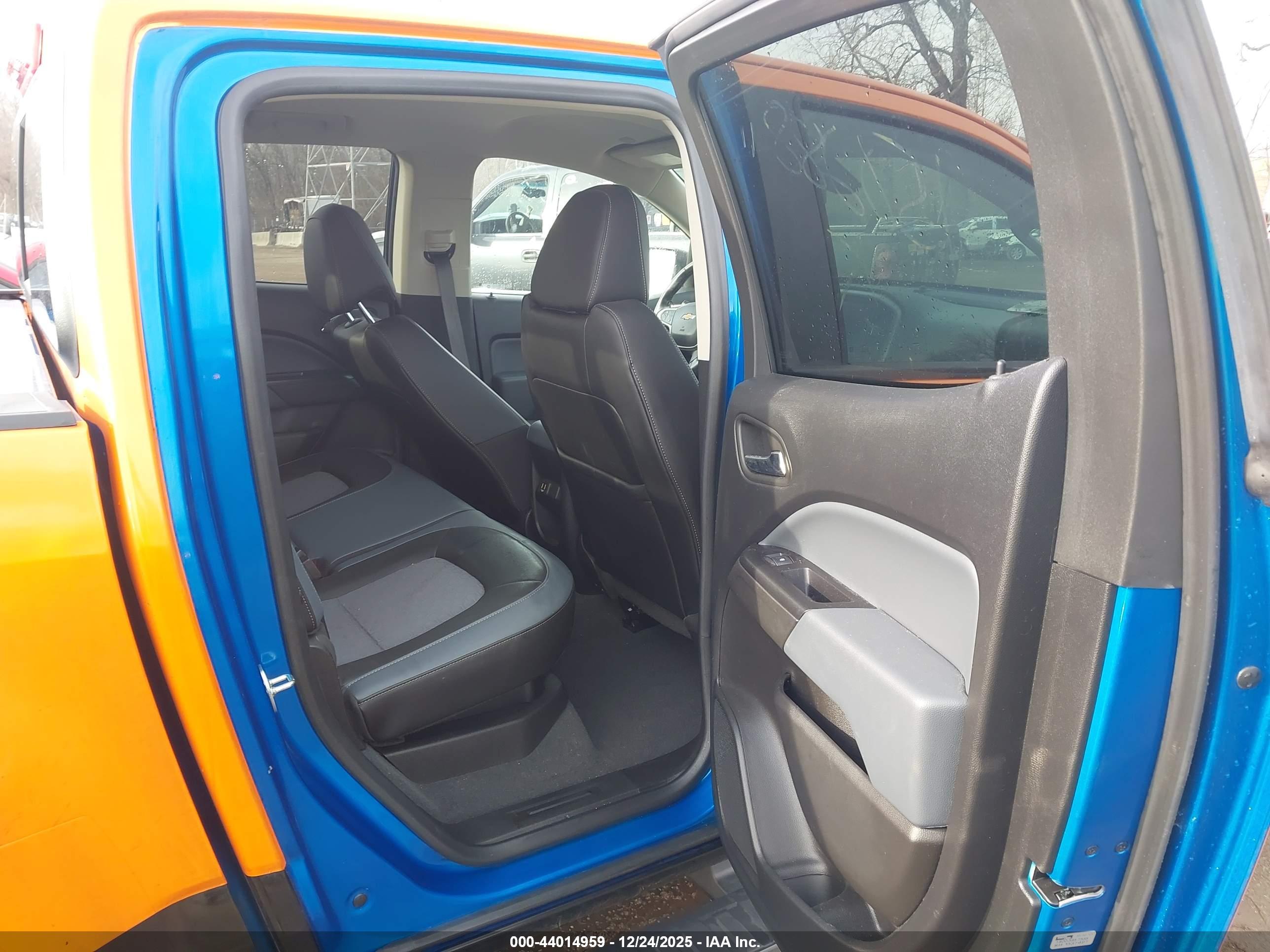 CHEVROLET COLORADO image 8