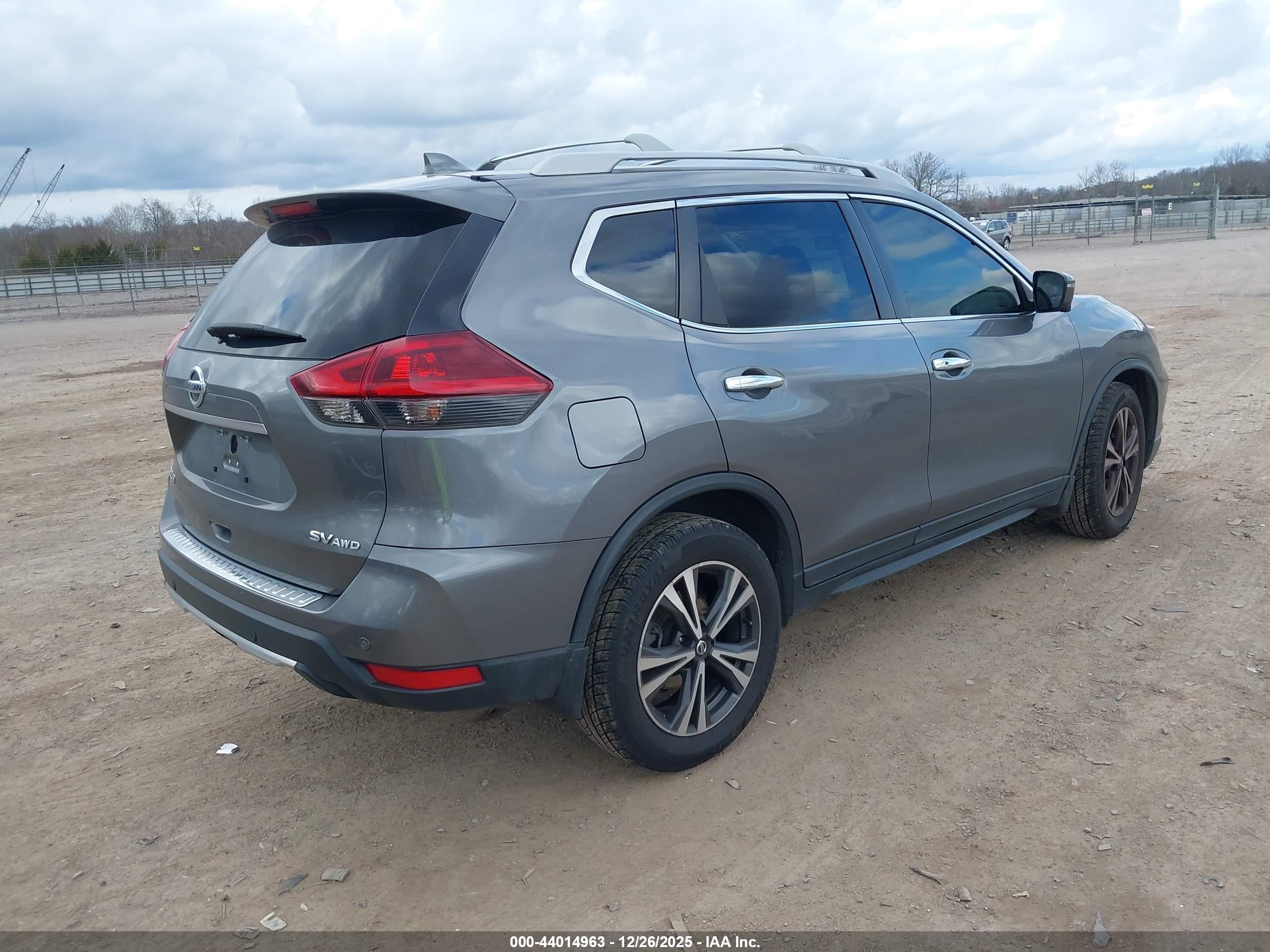 NISSAN ROGUE image 4