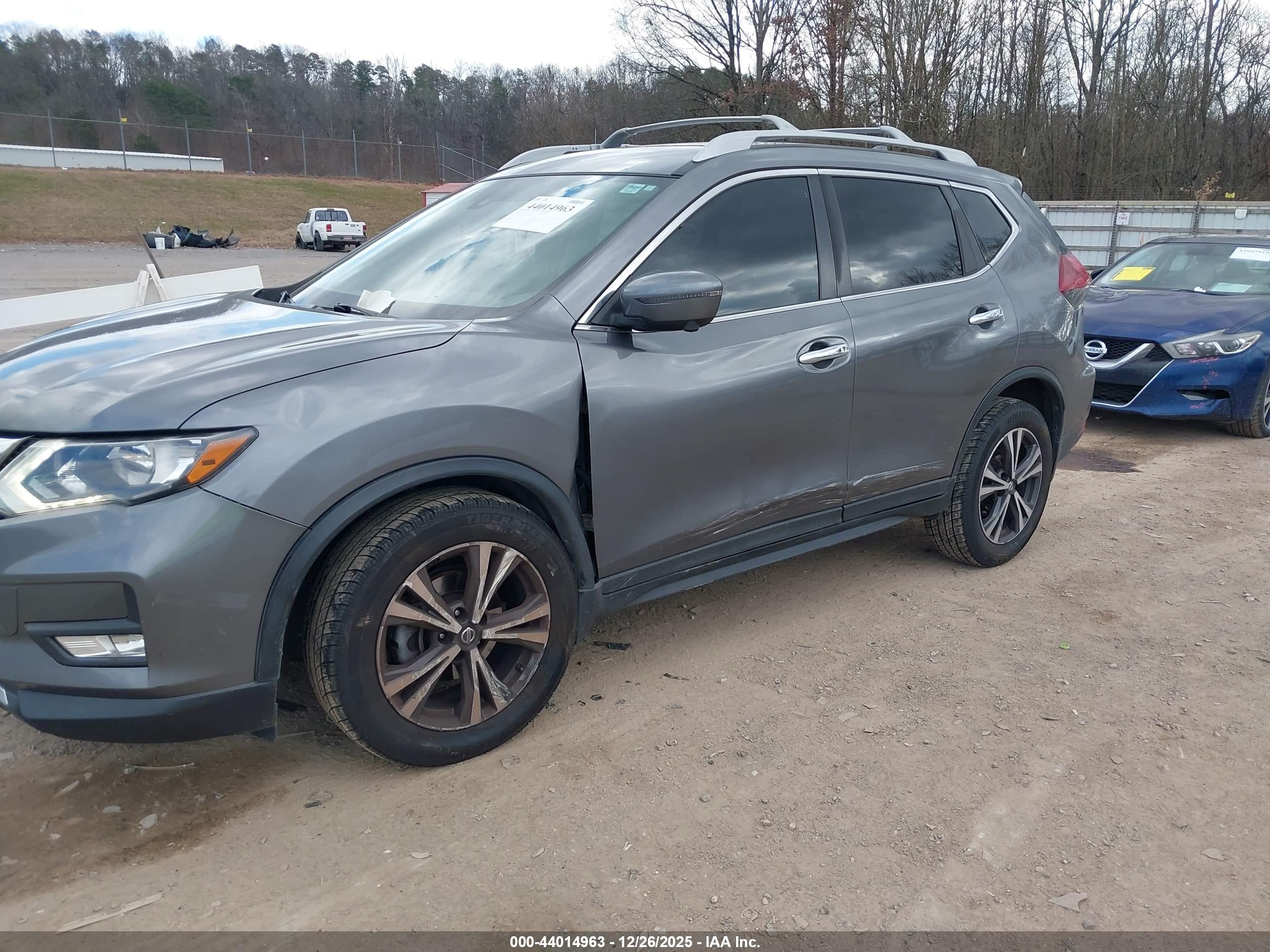 NISSAN ROGUE image 6