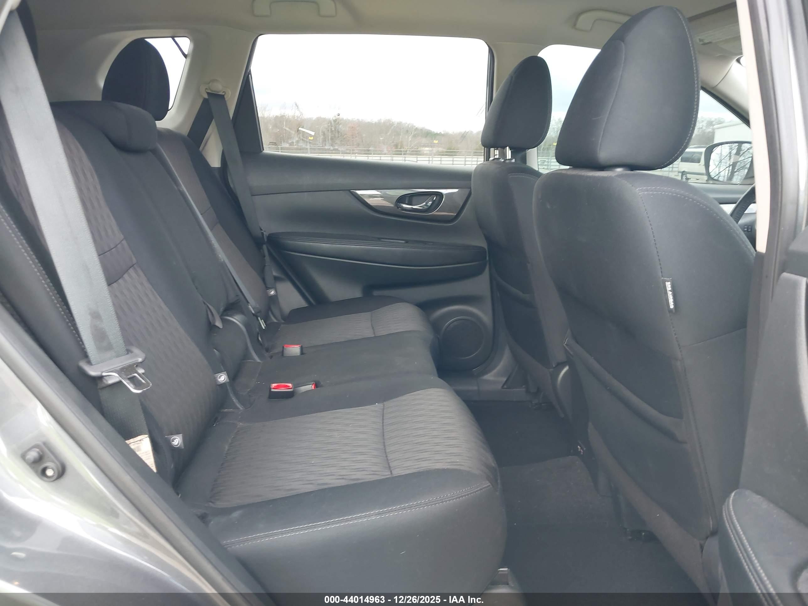 NISSAN ROGUE image 8