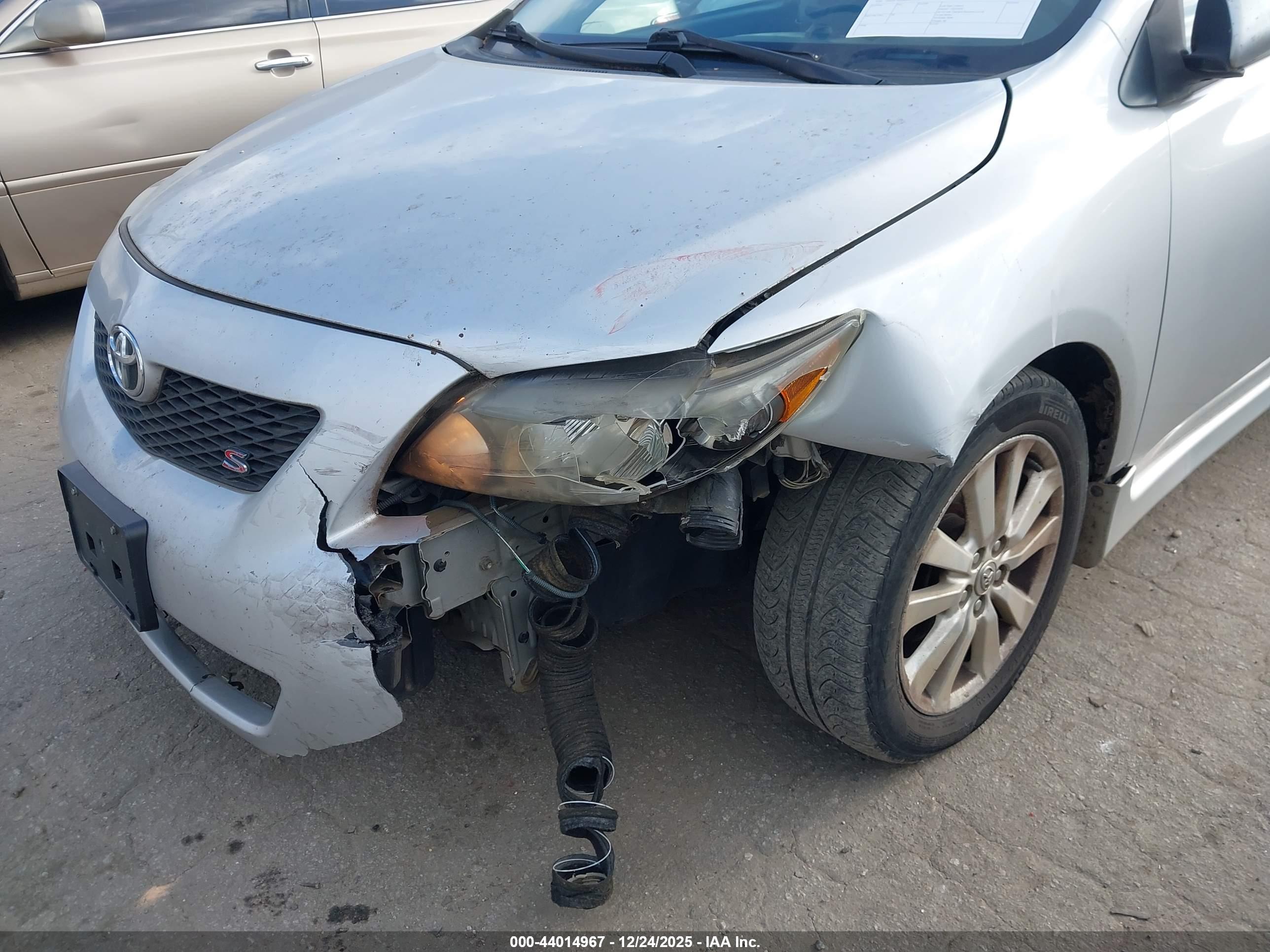 TOYOTA COROLLA image 6