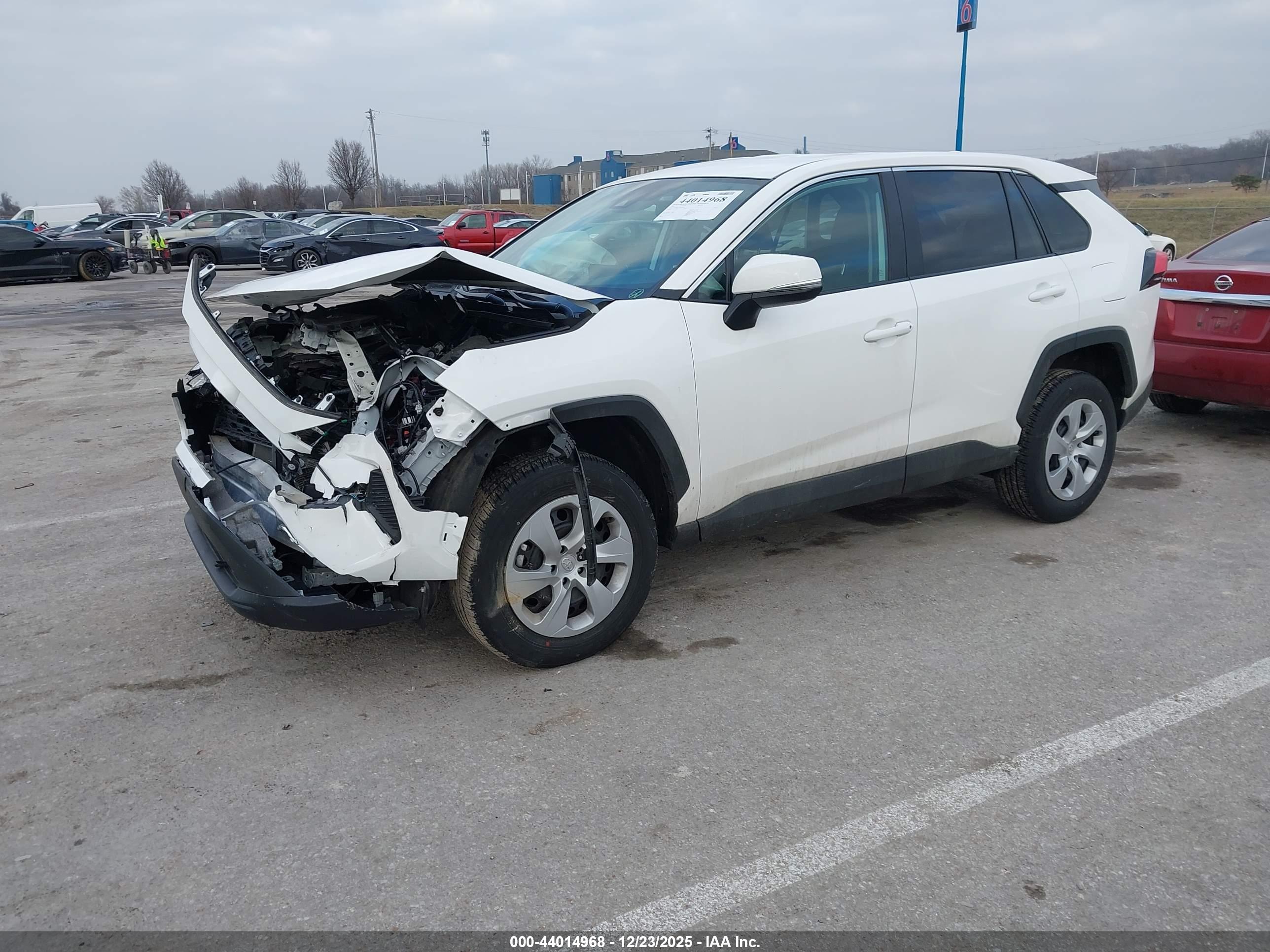 TOYOTA RAV4 image 2