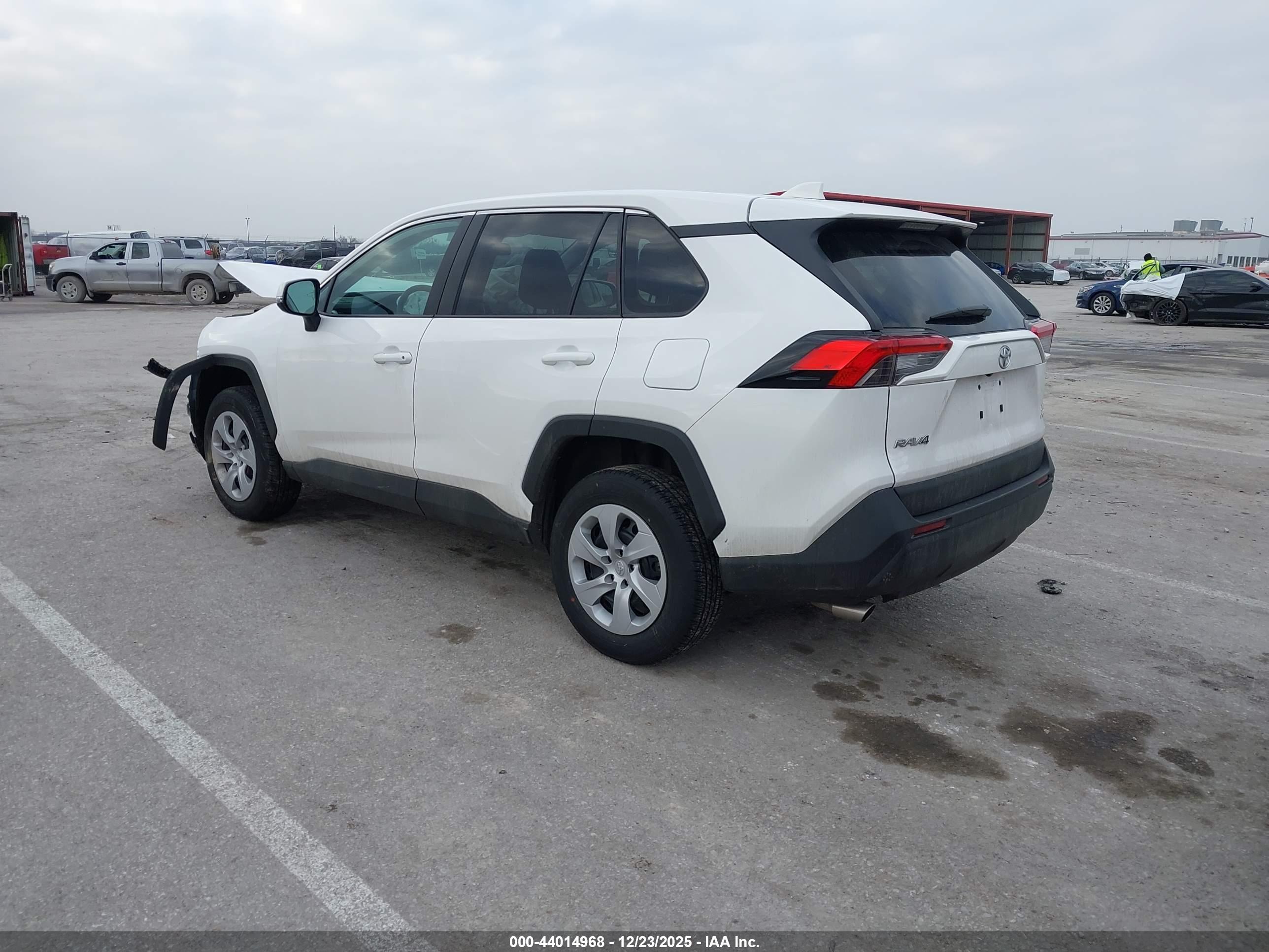 TOYOTA RAV4 image 3