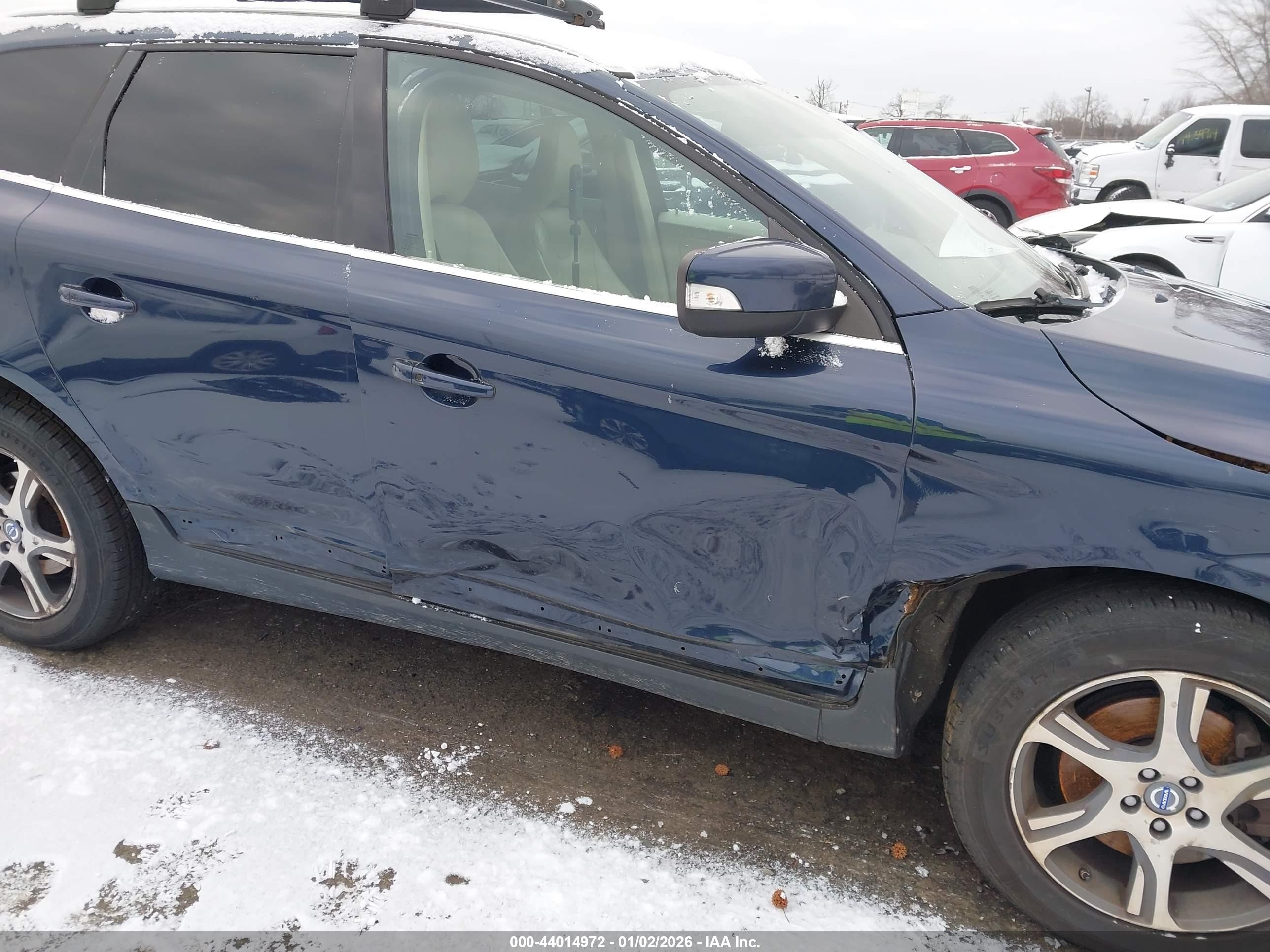 VOLVO XC60 image 6