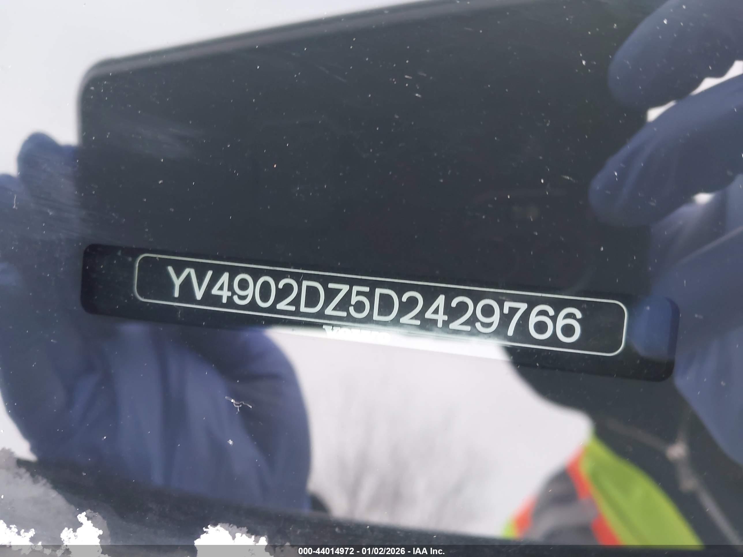 VOLVO XC60 image 9