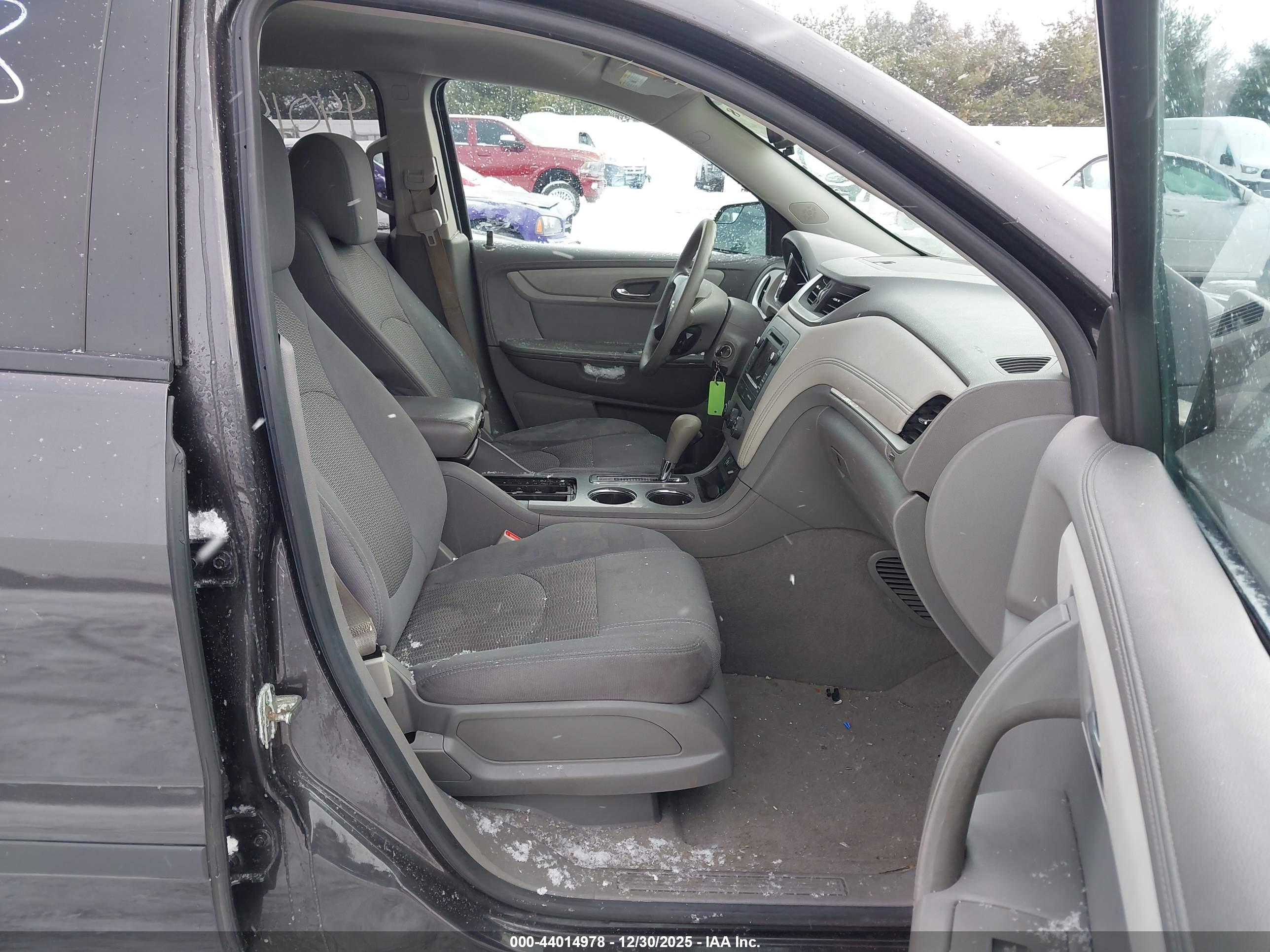 CHEVROLET TRAVERSE image 5