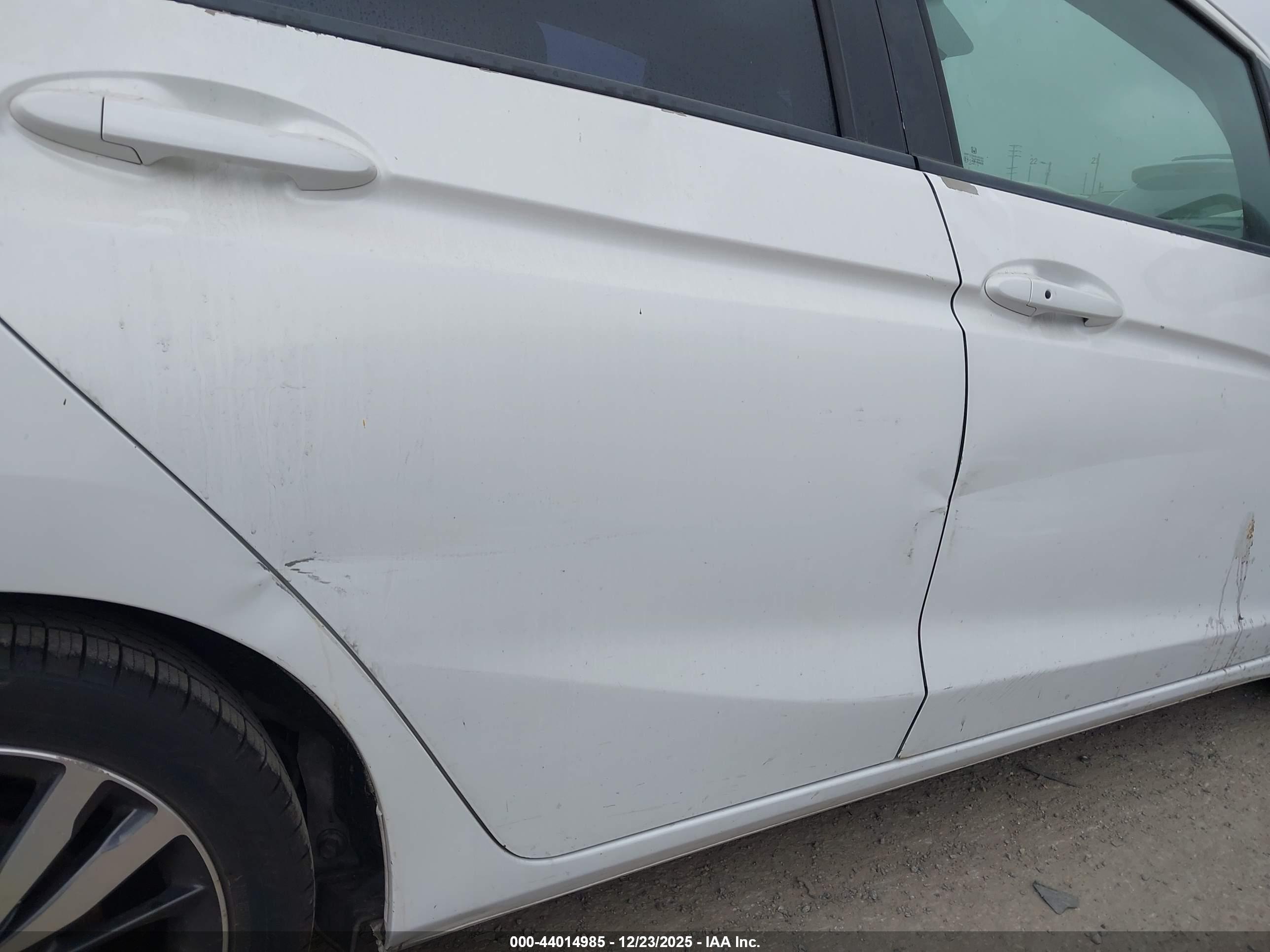 HONDA FIT image 6