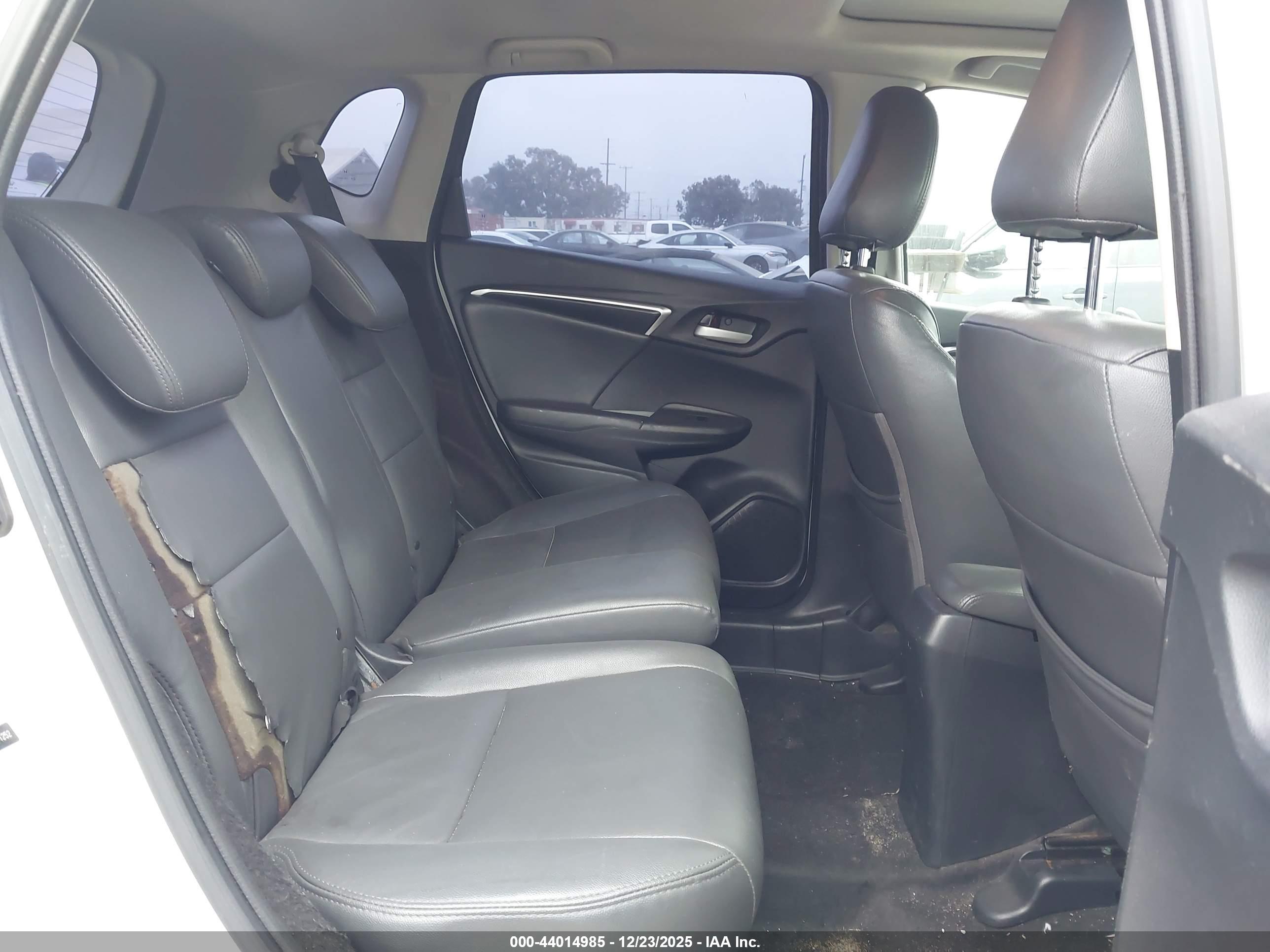 HONDA FIT image 8