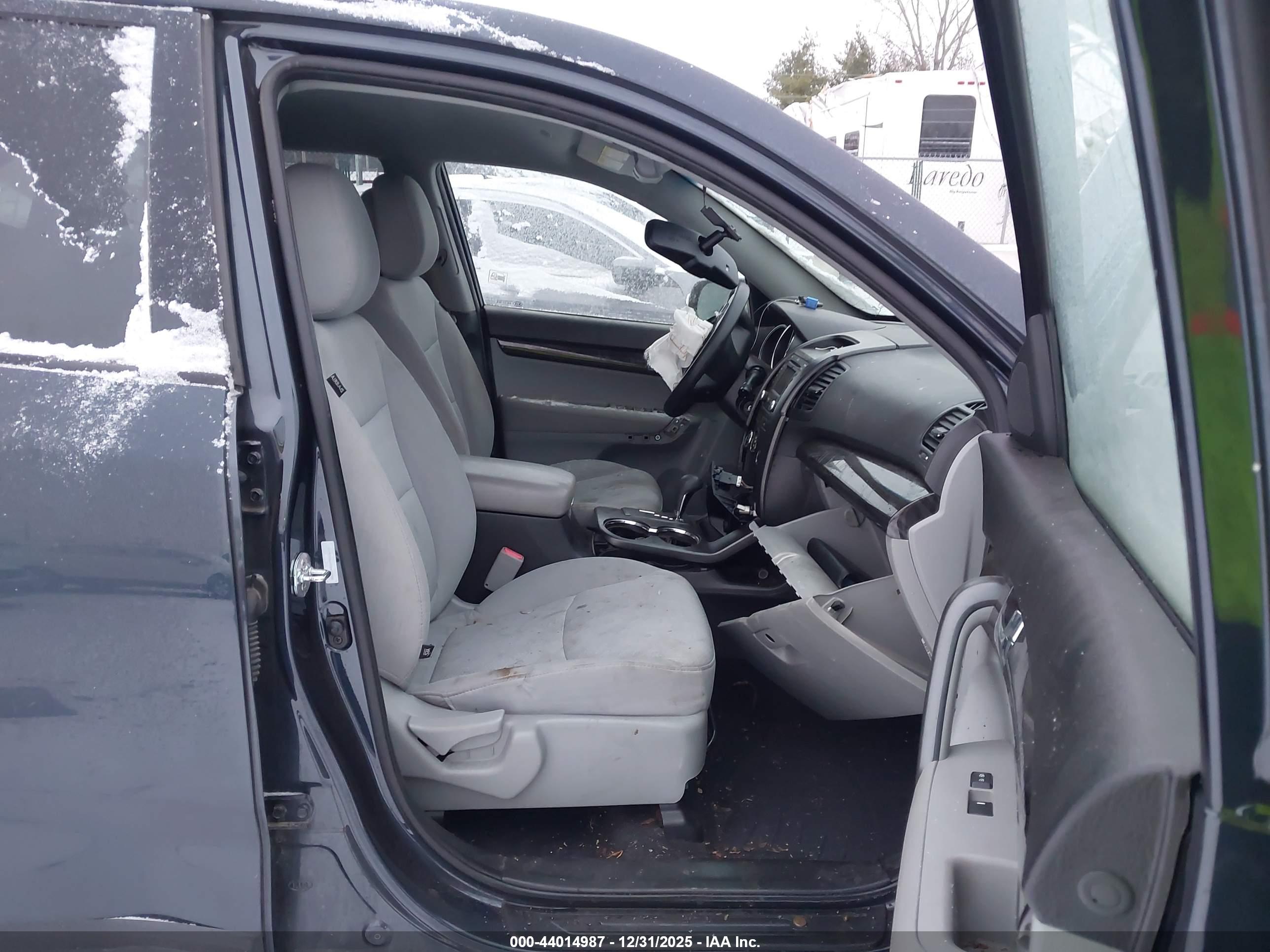 KIA SORENTO image 5