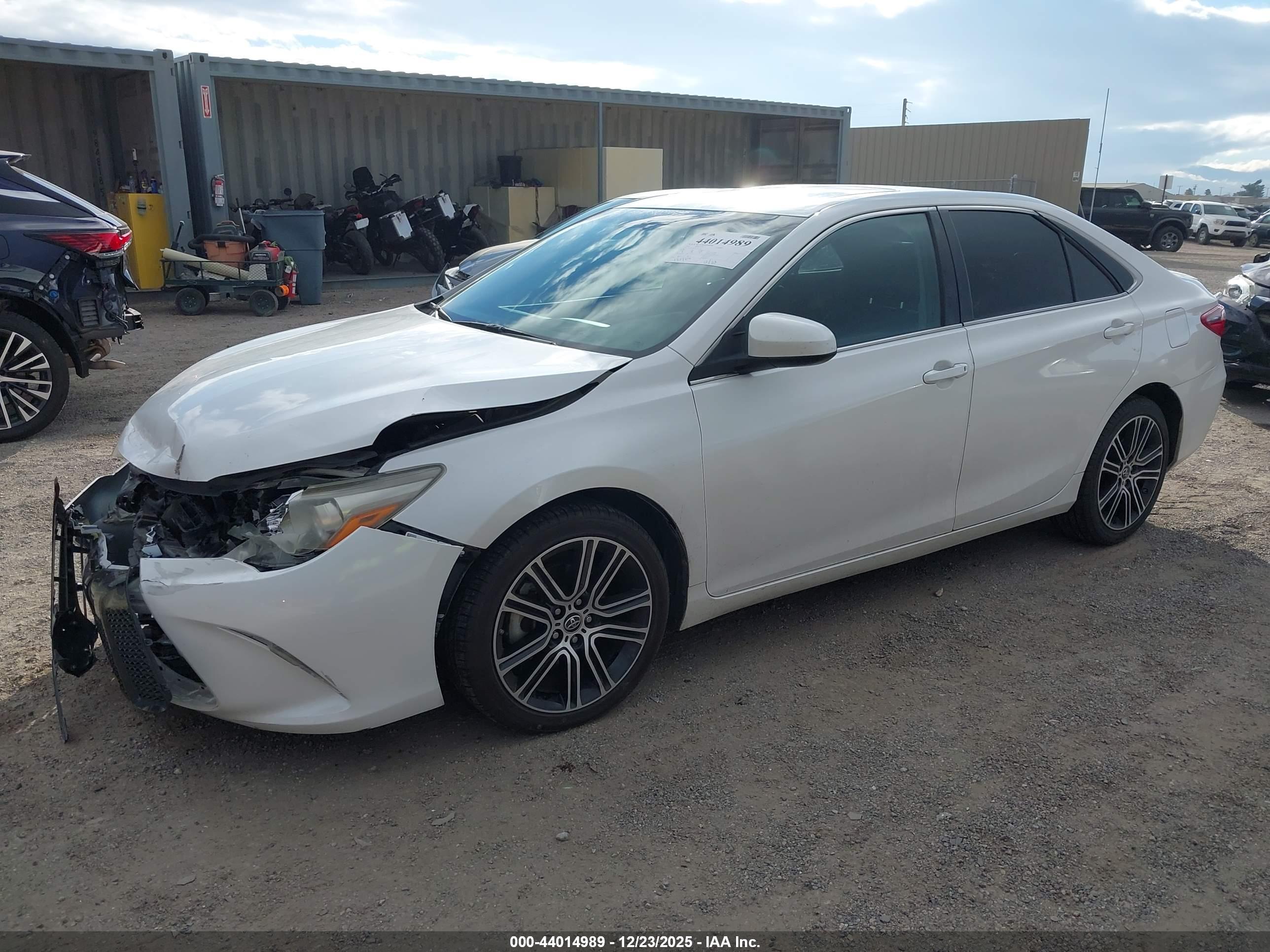 TOYOTA CAMRY image 2