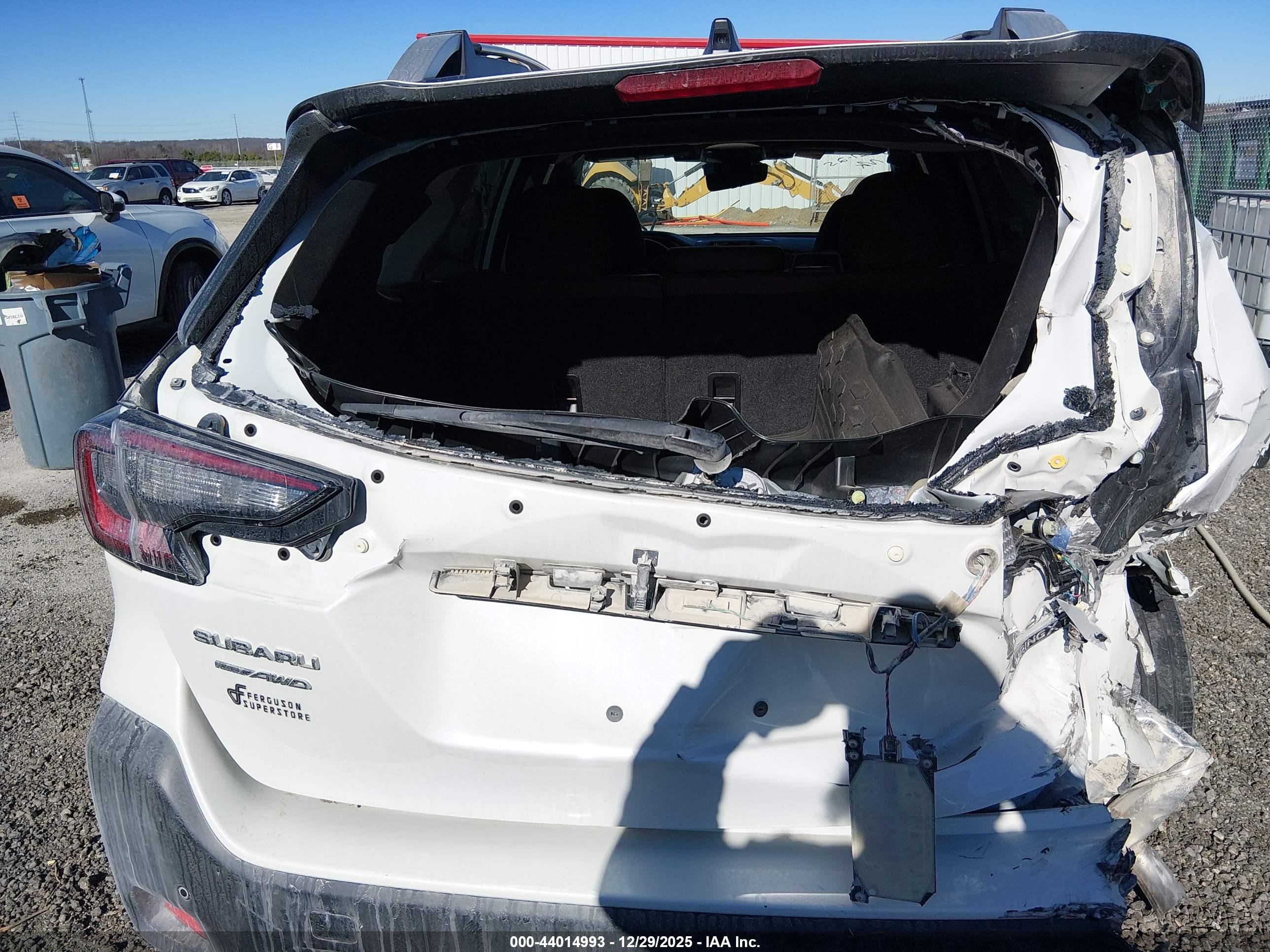 SUBARU OUTBACK image 6