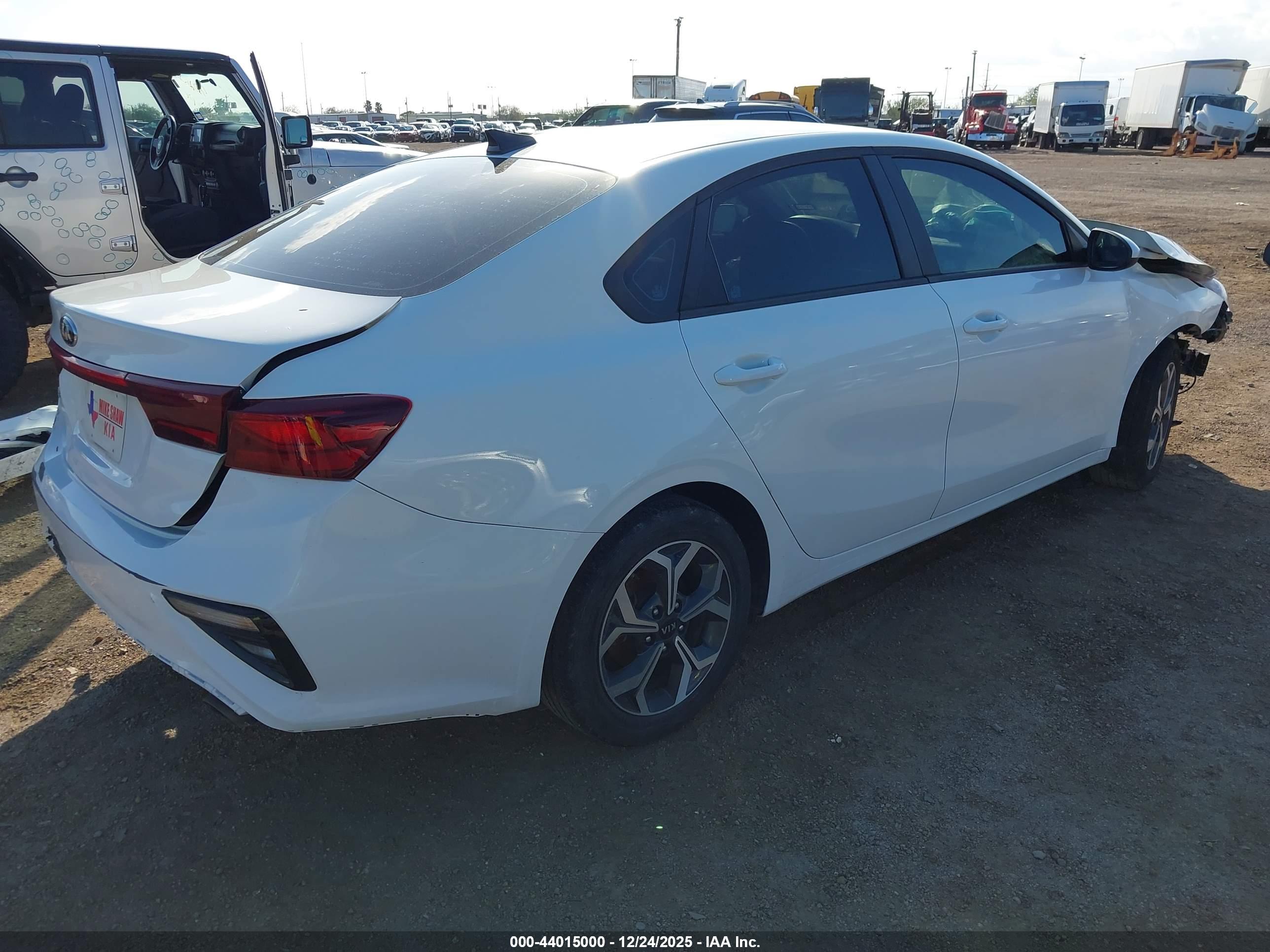 KIA FORTE image 4