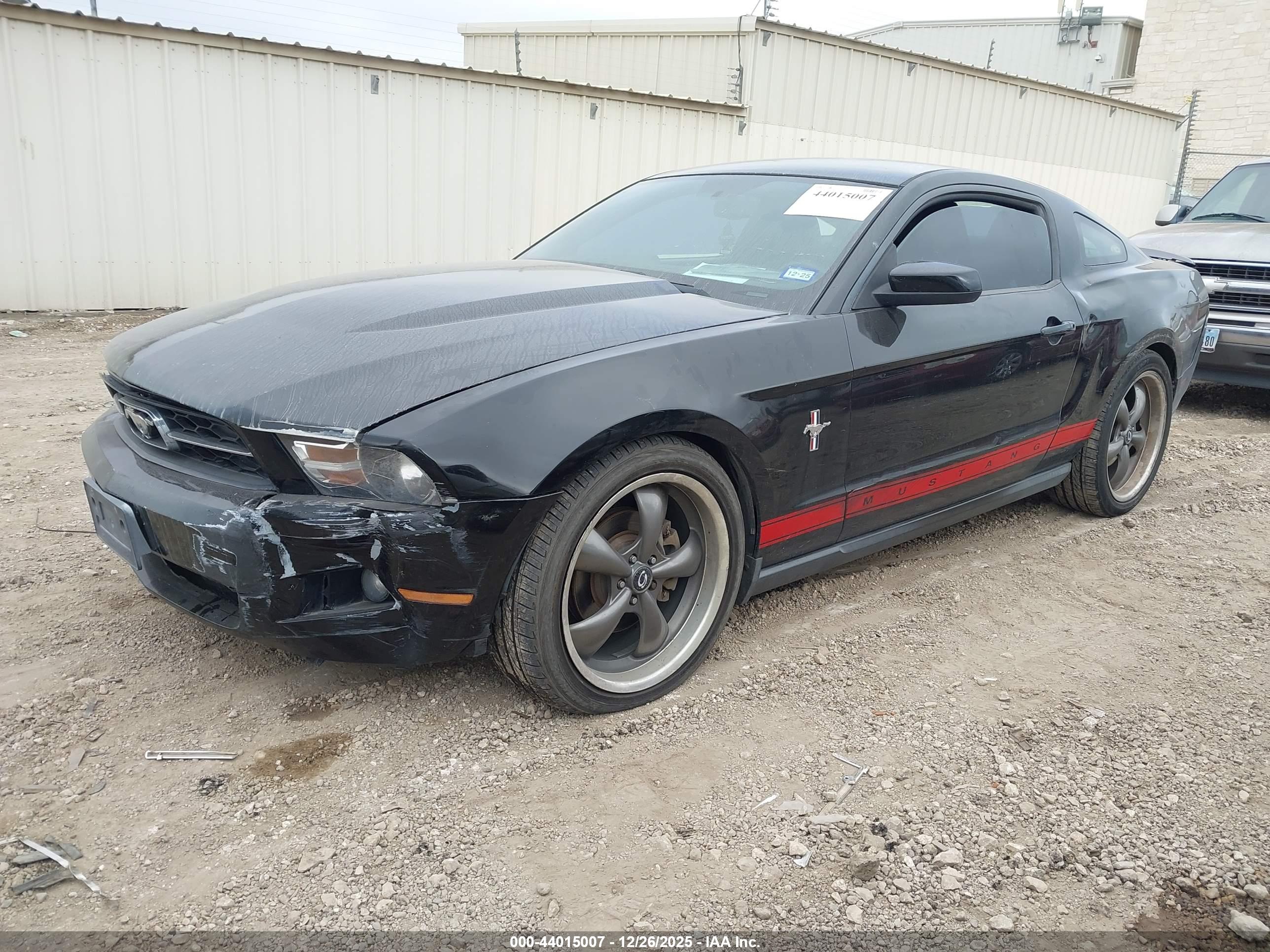 FORD MUSTANG image 2