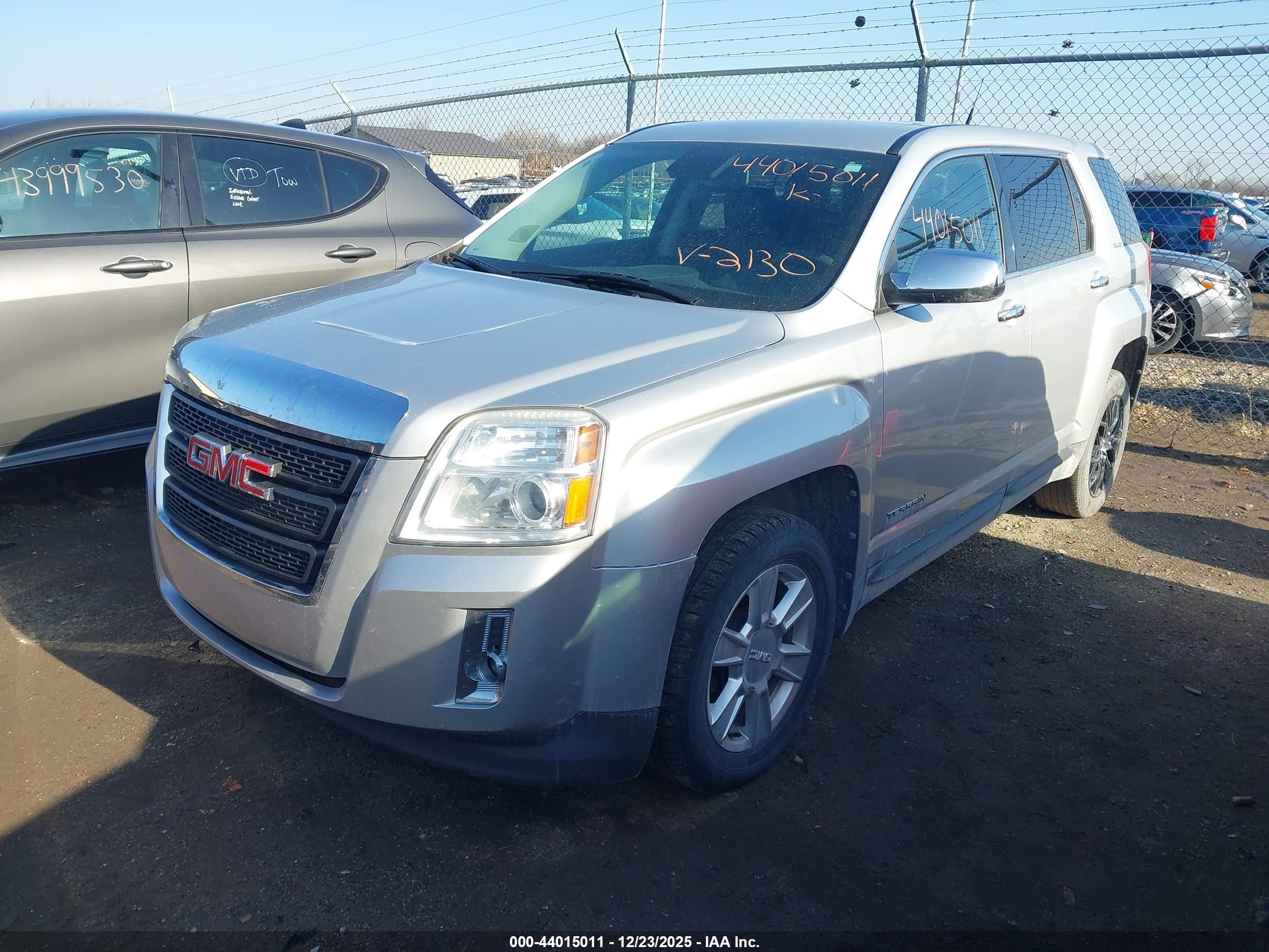 GMC TERRAIN image 2
