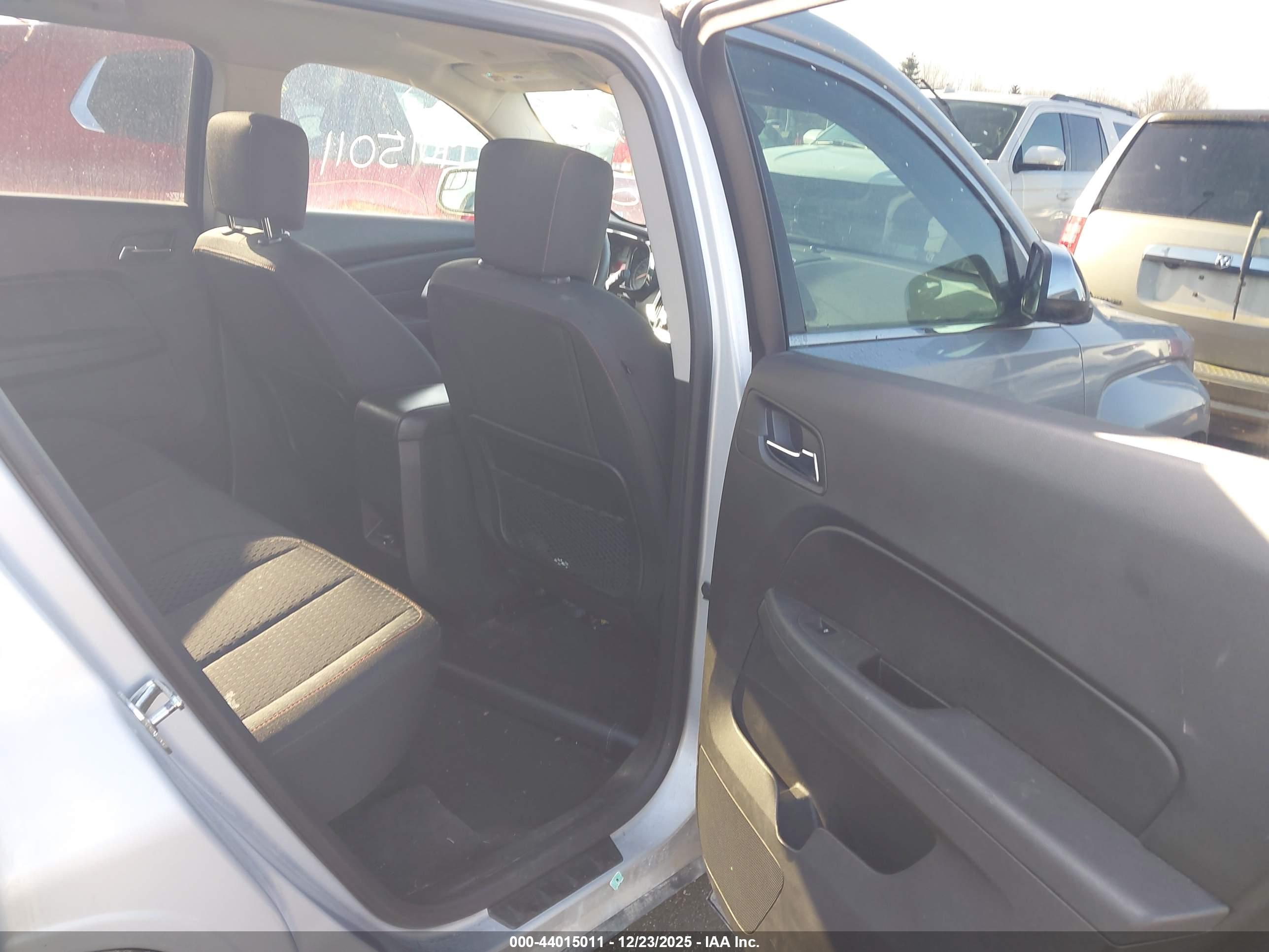 GMC TERRAIN image 8