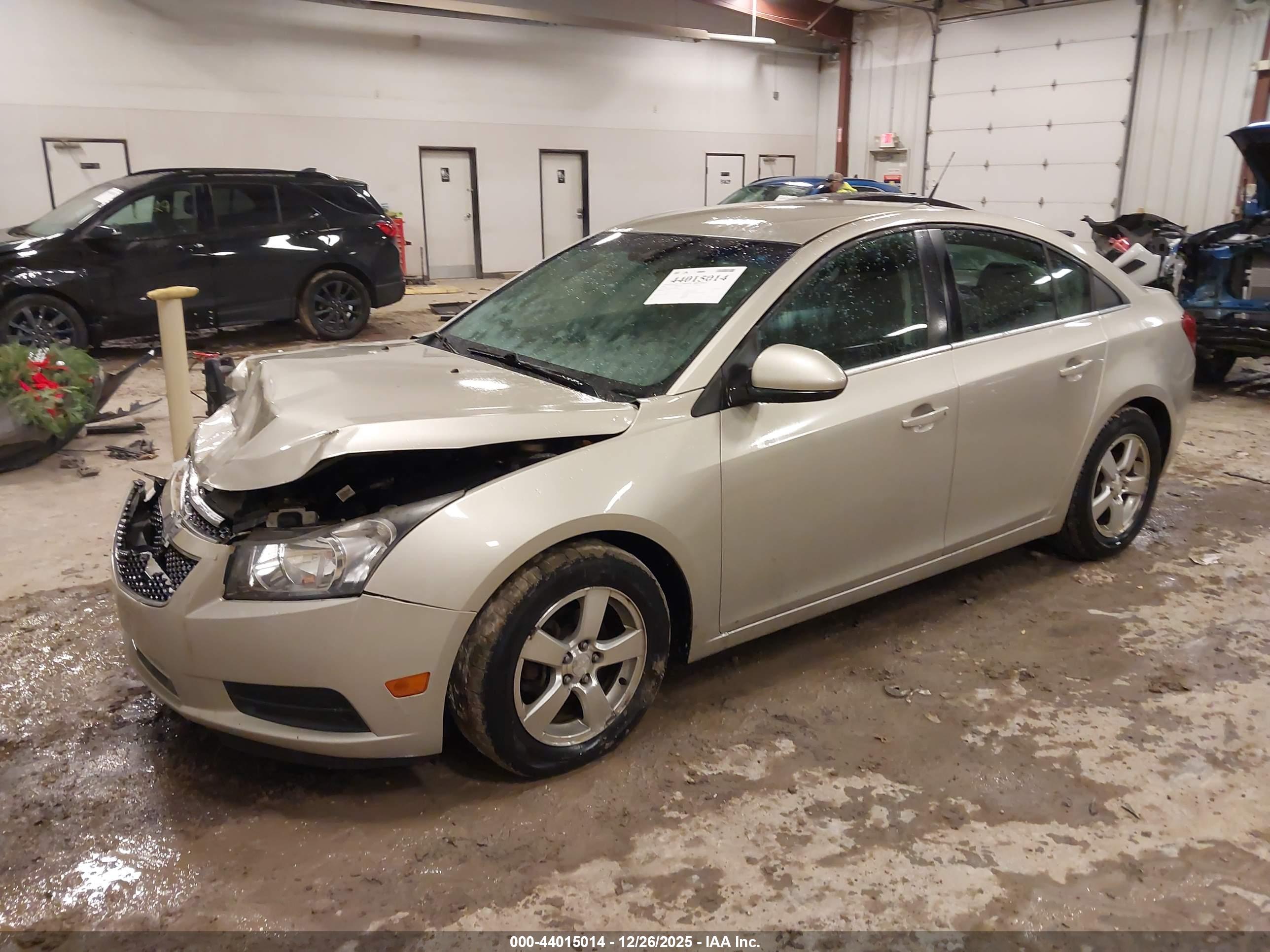 CHEVROLET CRUZE image 2