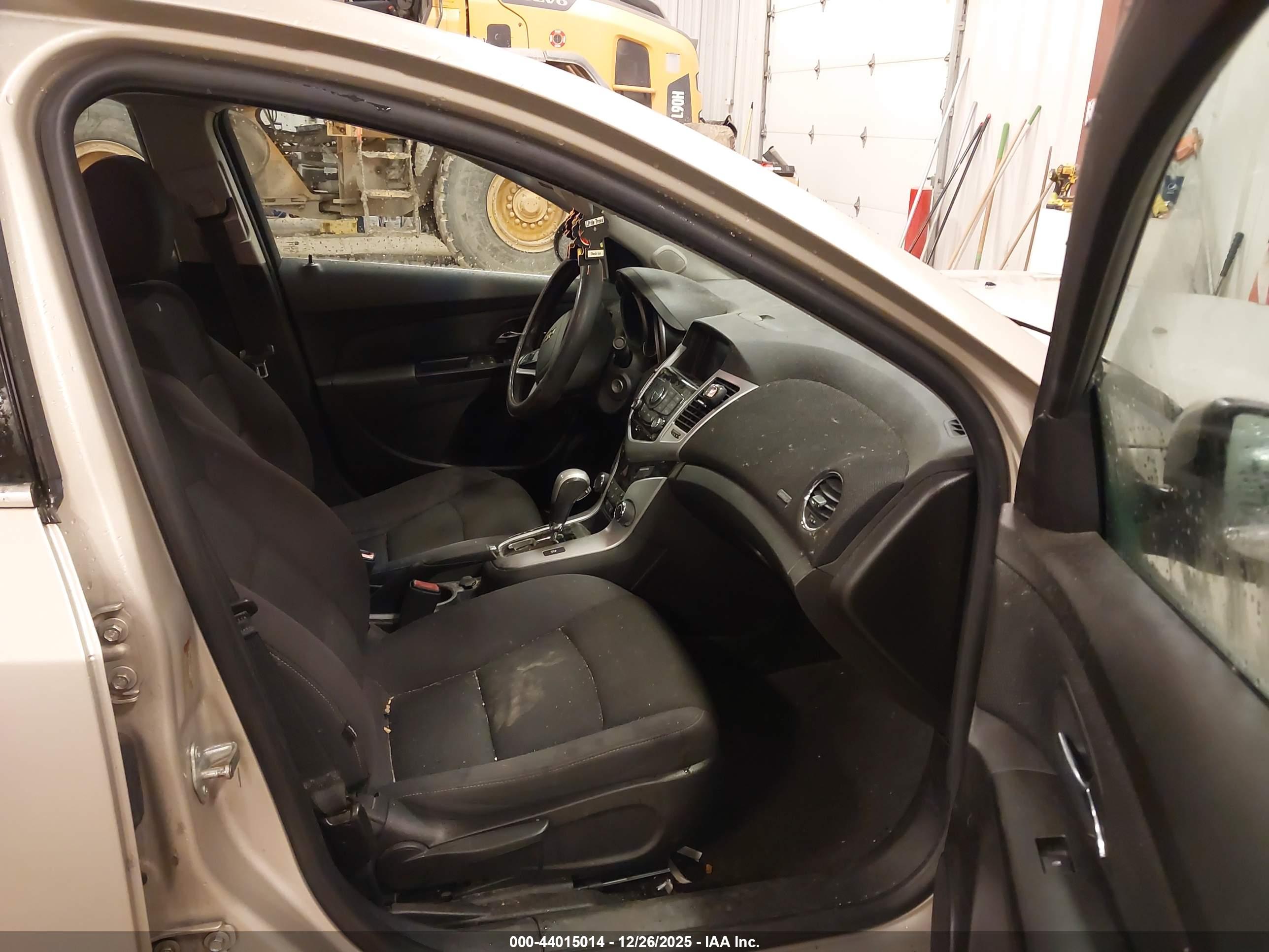 CHEVROLET CRUZE image 5