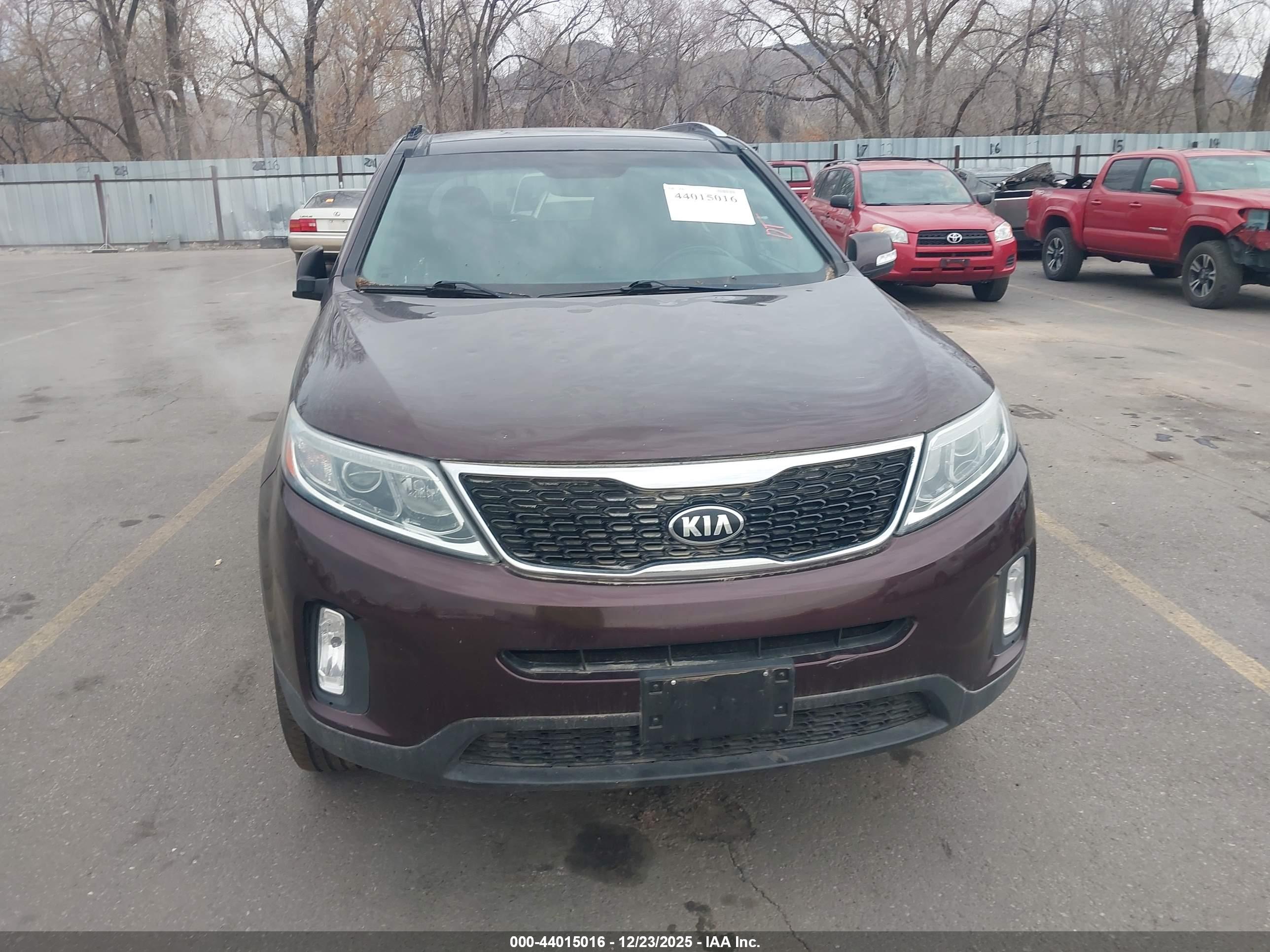 KIA SORENTO image 6
