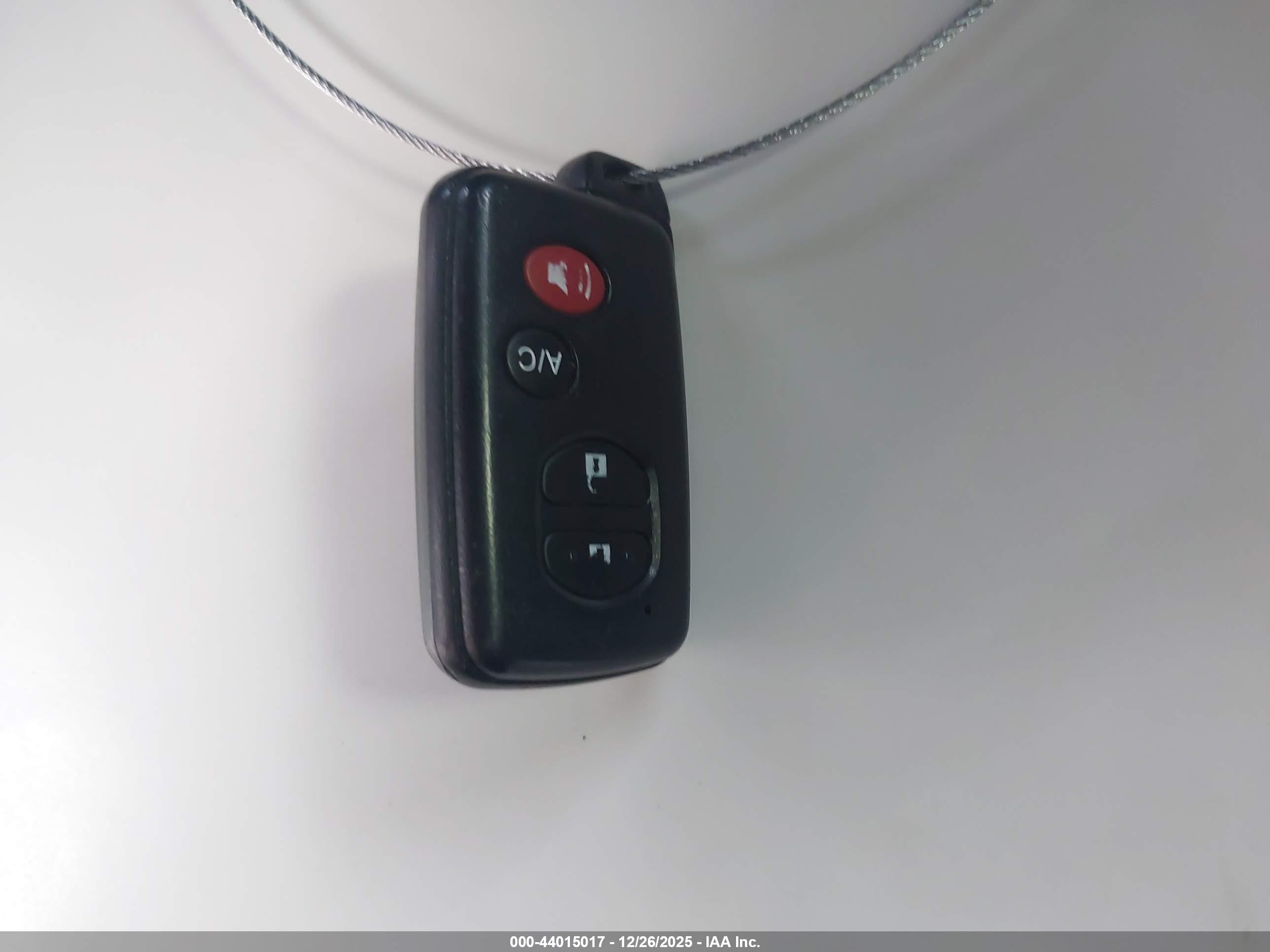 TOYOTA PRIUS image 11
