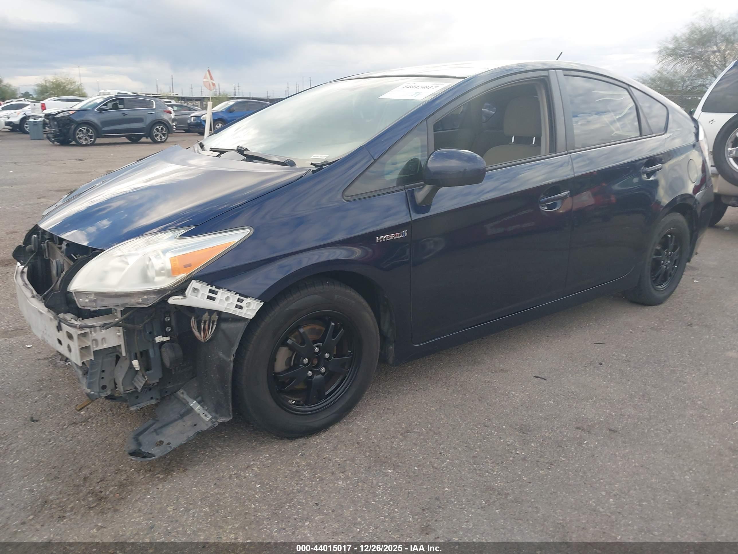 TOYOTA PRIUS image 2