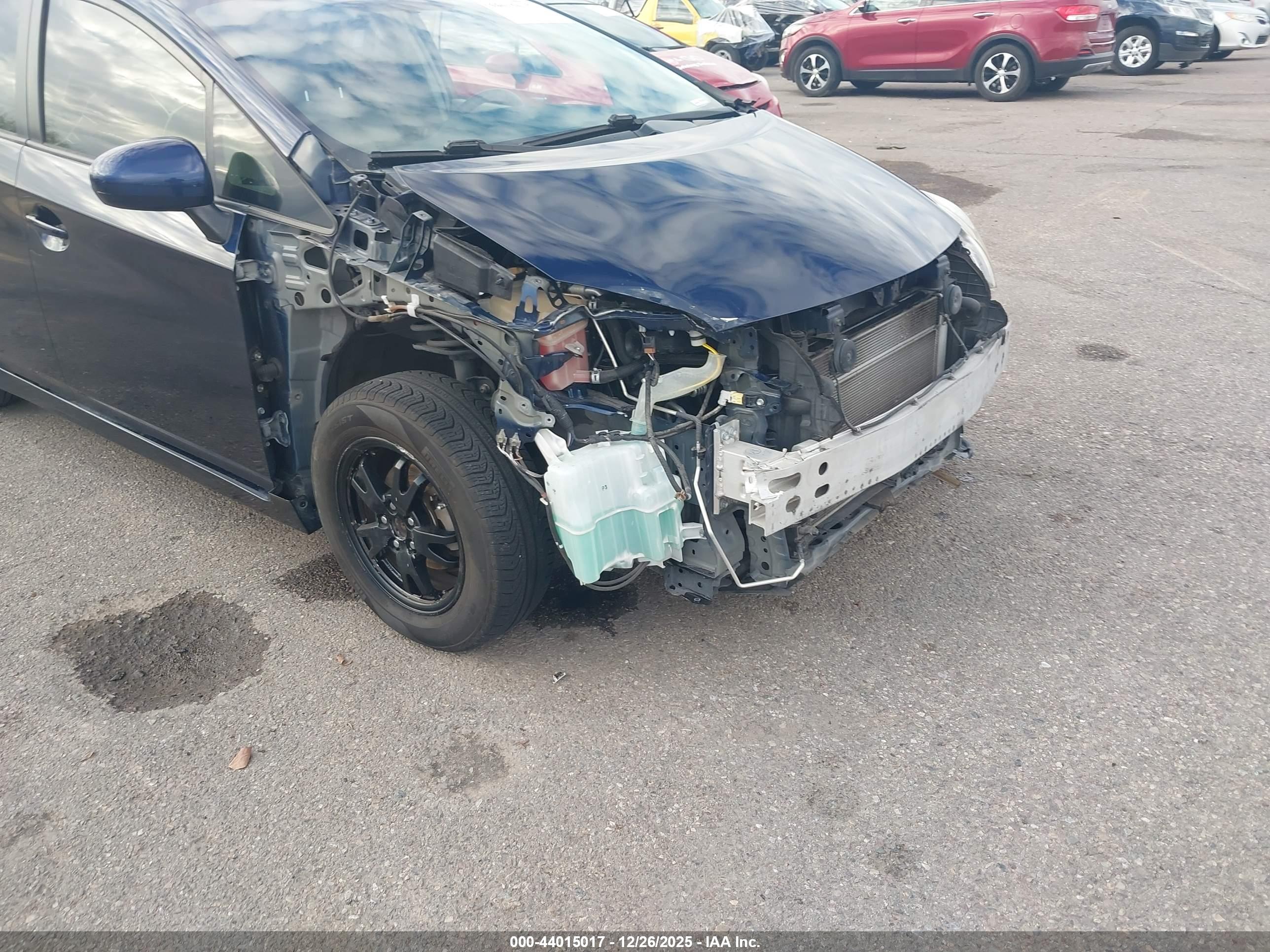 TOYOTA PRIUS image 6