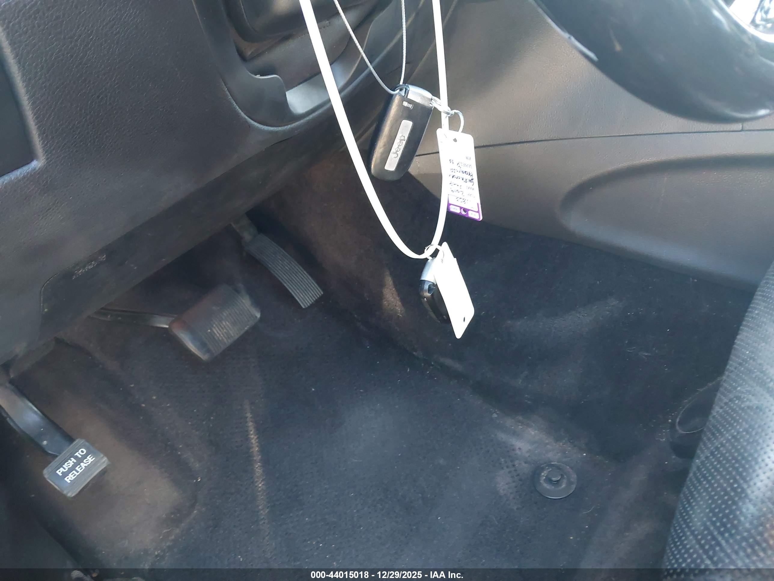 JEEP GRAND image 11