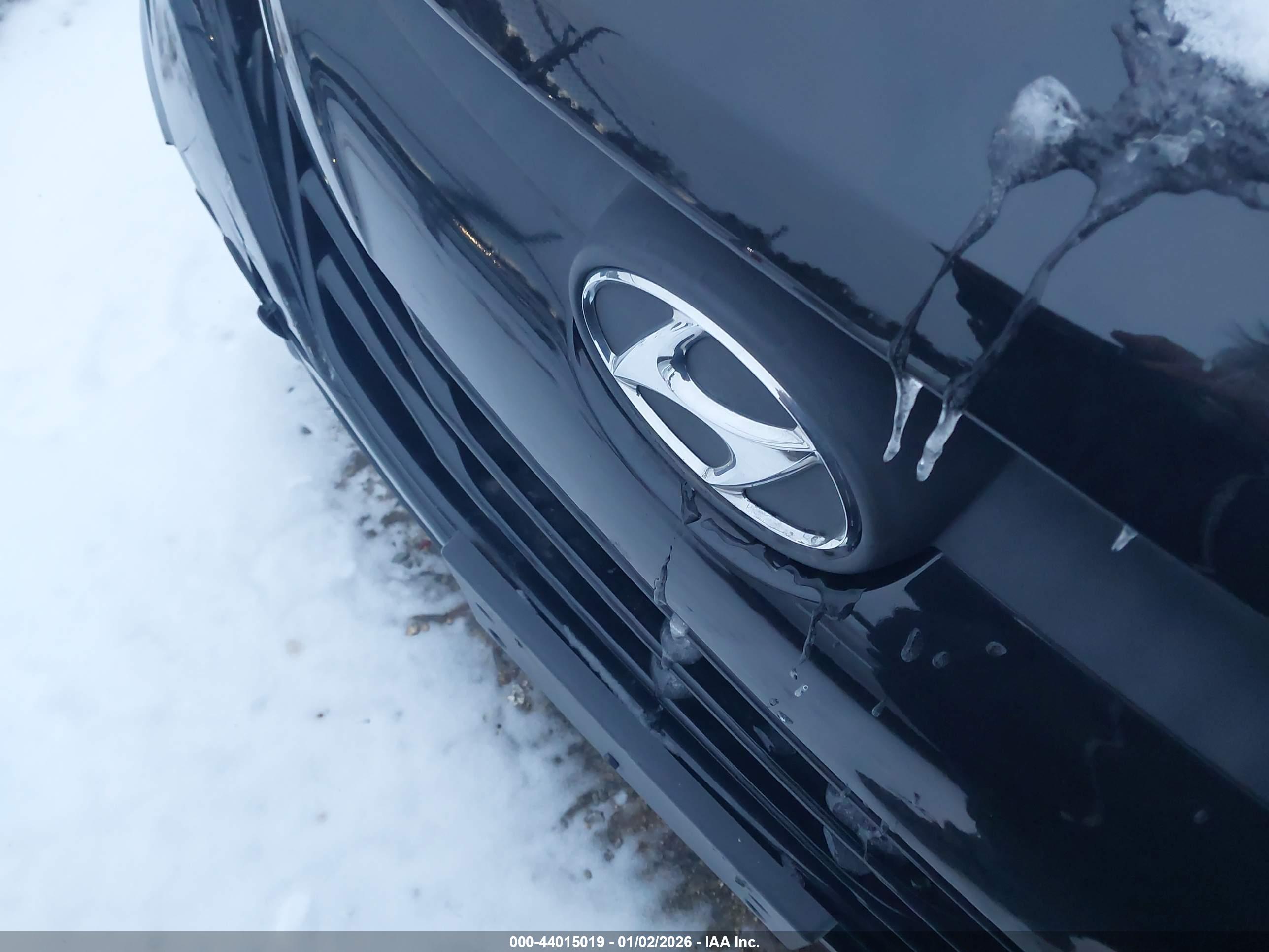 HYUNDAI TUCSON image 10