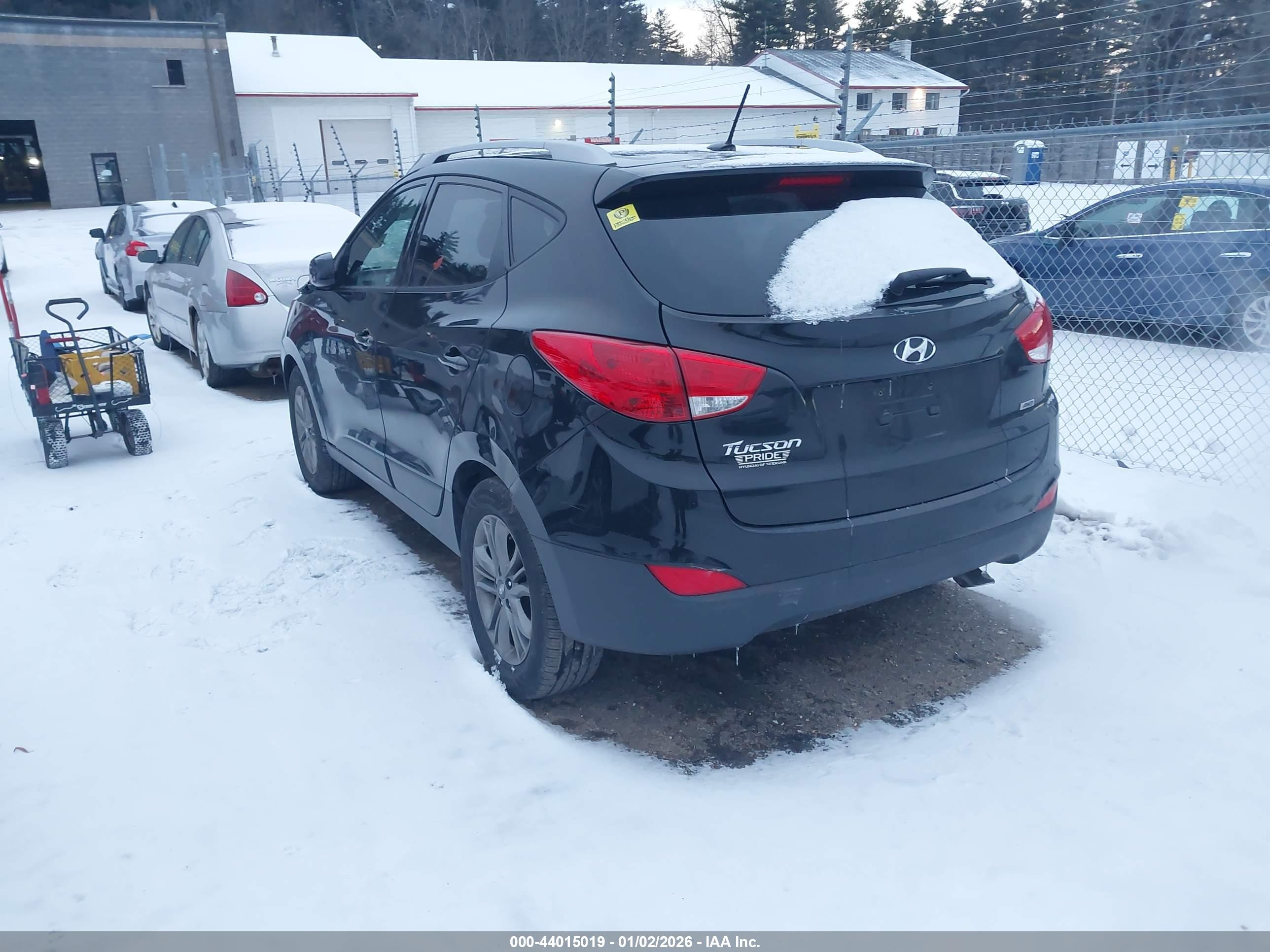 HYUNDAI TUCSON image 3