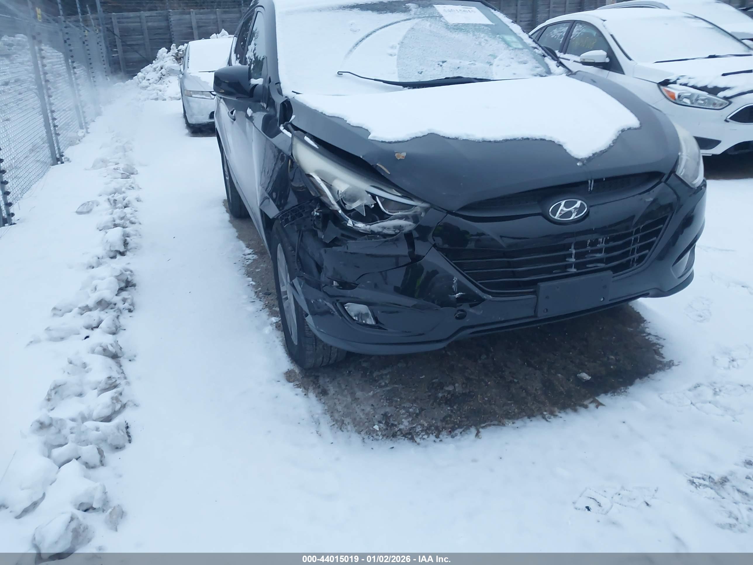 HYUNDAI TUCSON image 6