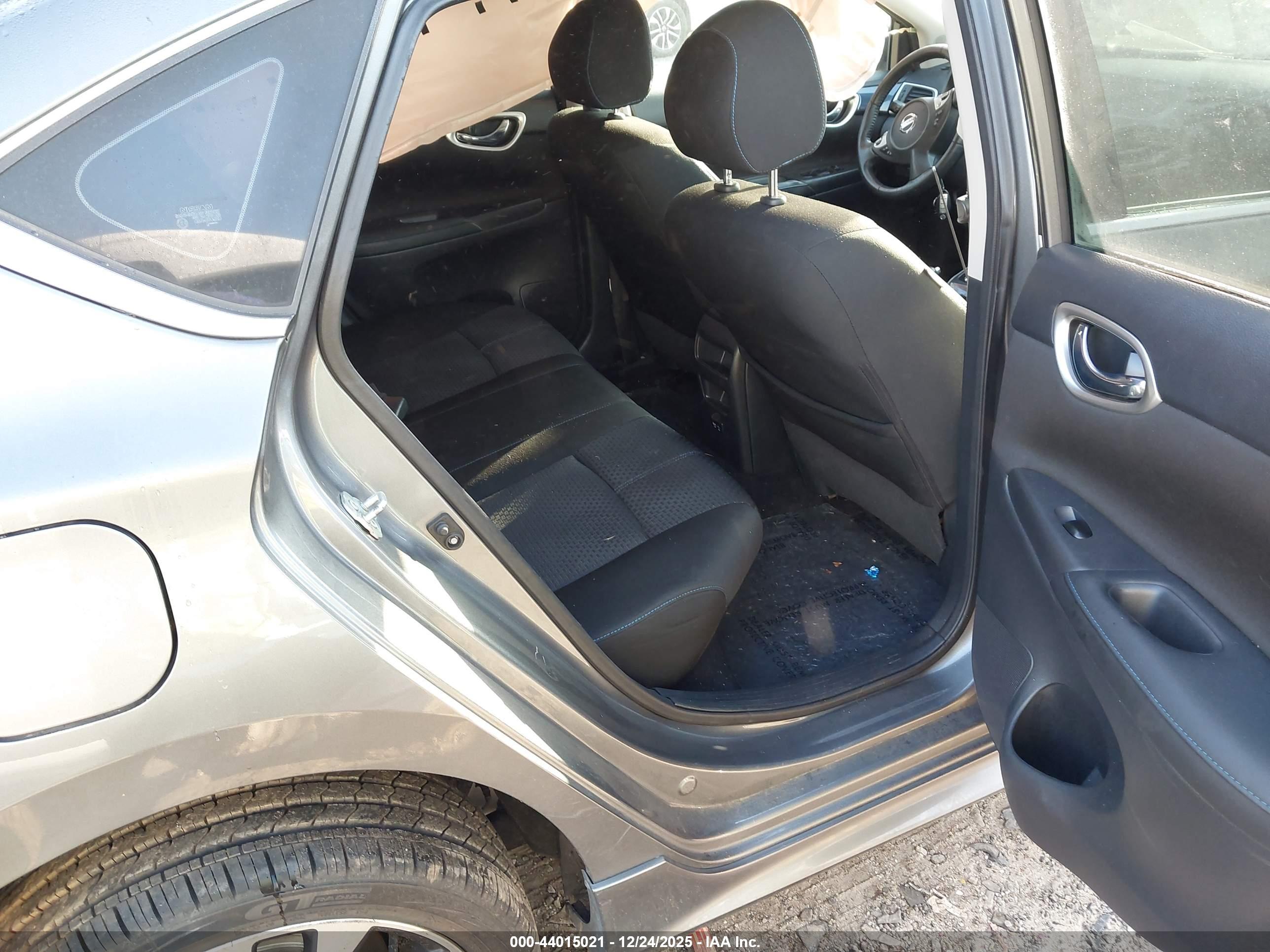 NISSAN SENTRA image 8