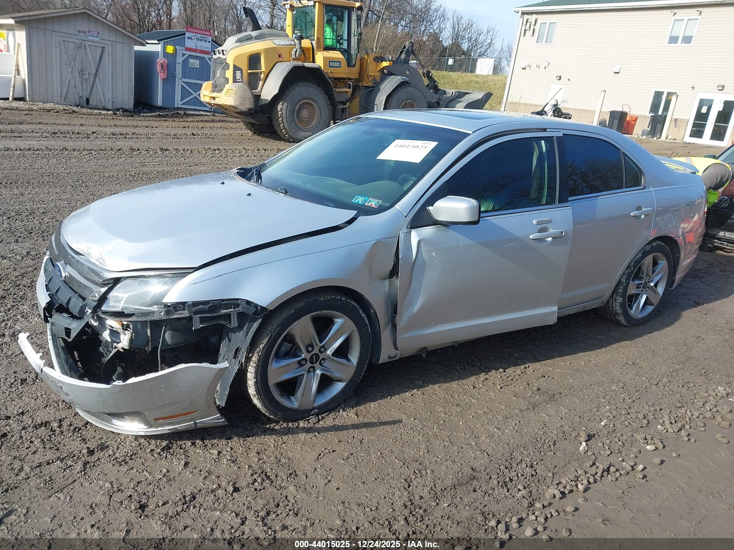 FORD FUSION image 2