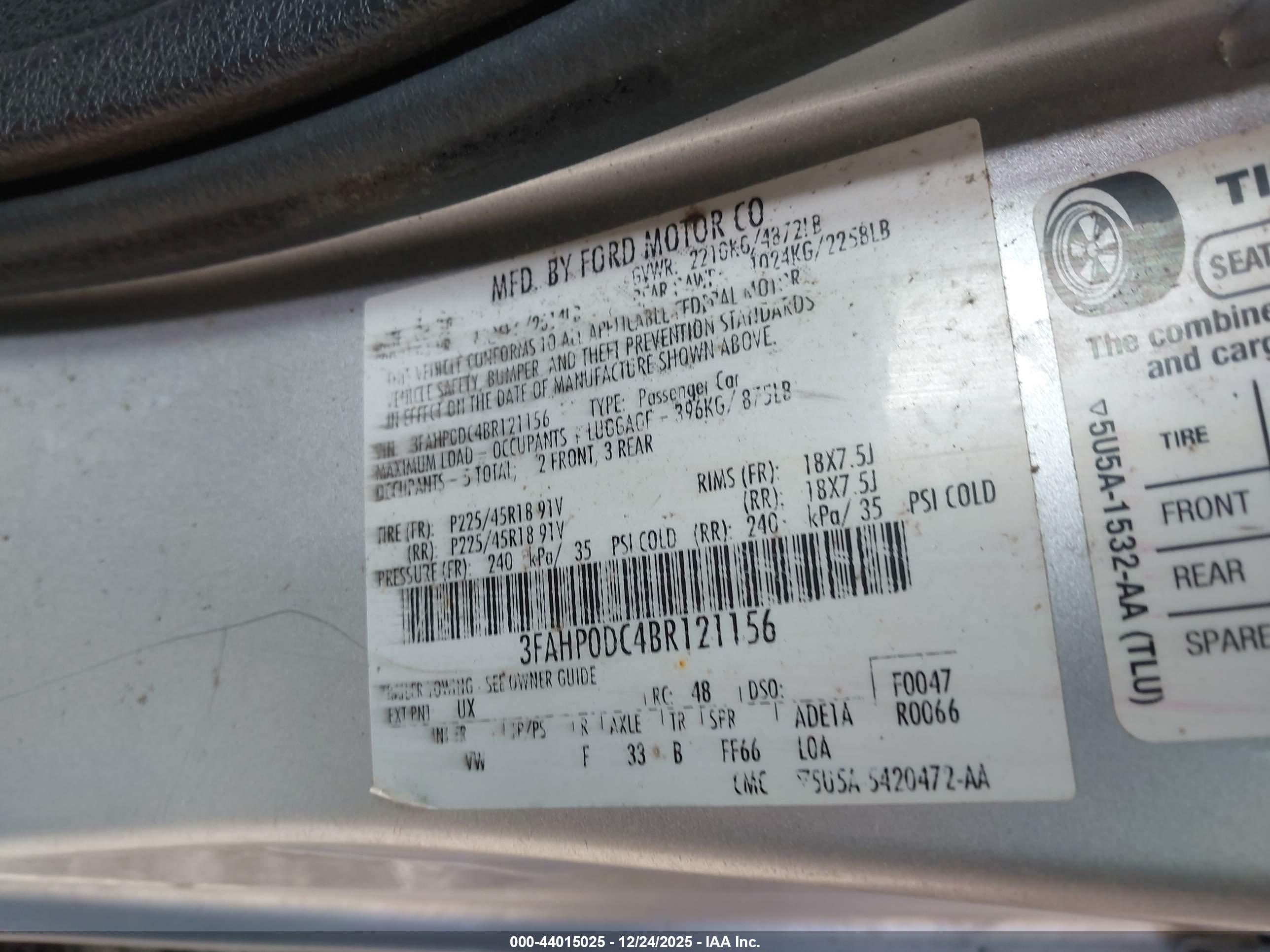 FORD FUSION image 9