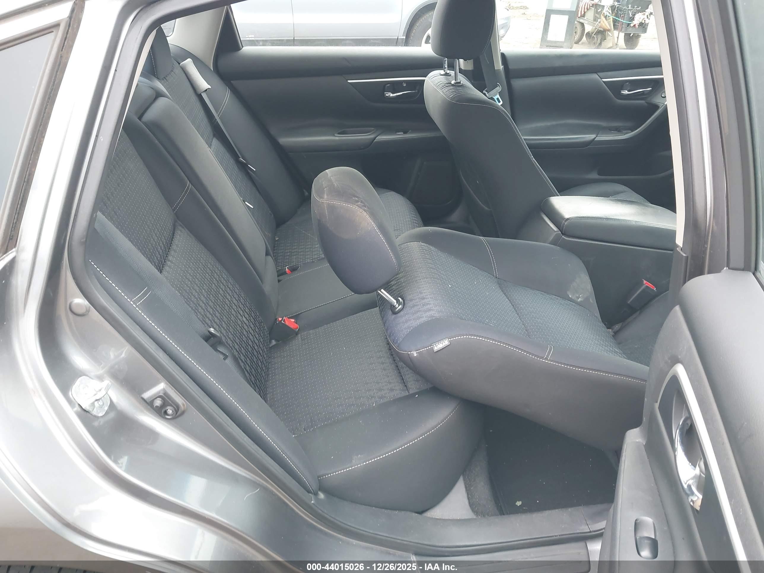 NISSAN ALTIMA image 8