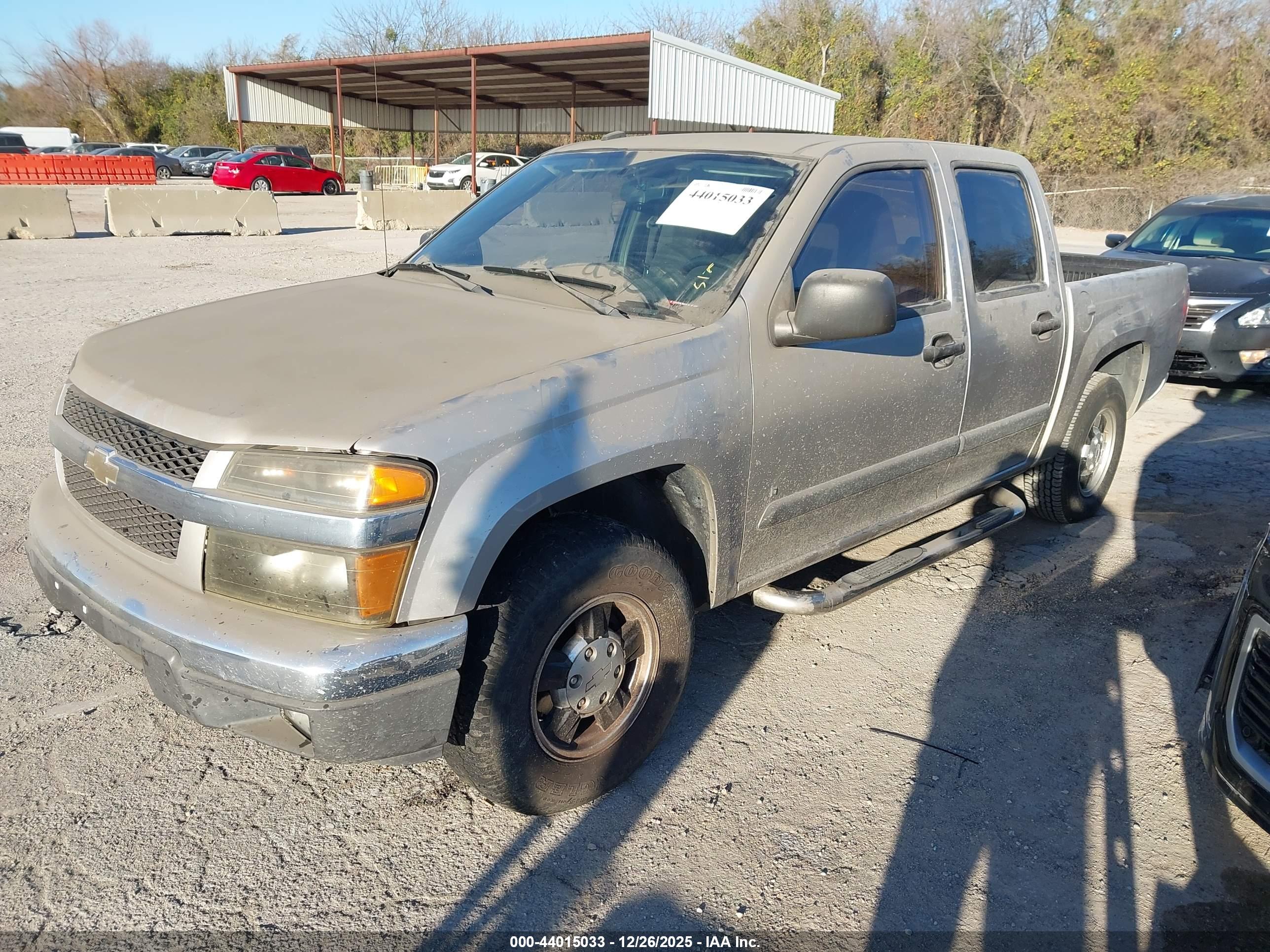 CHEVROLET COLORADO image 2