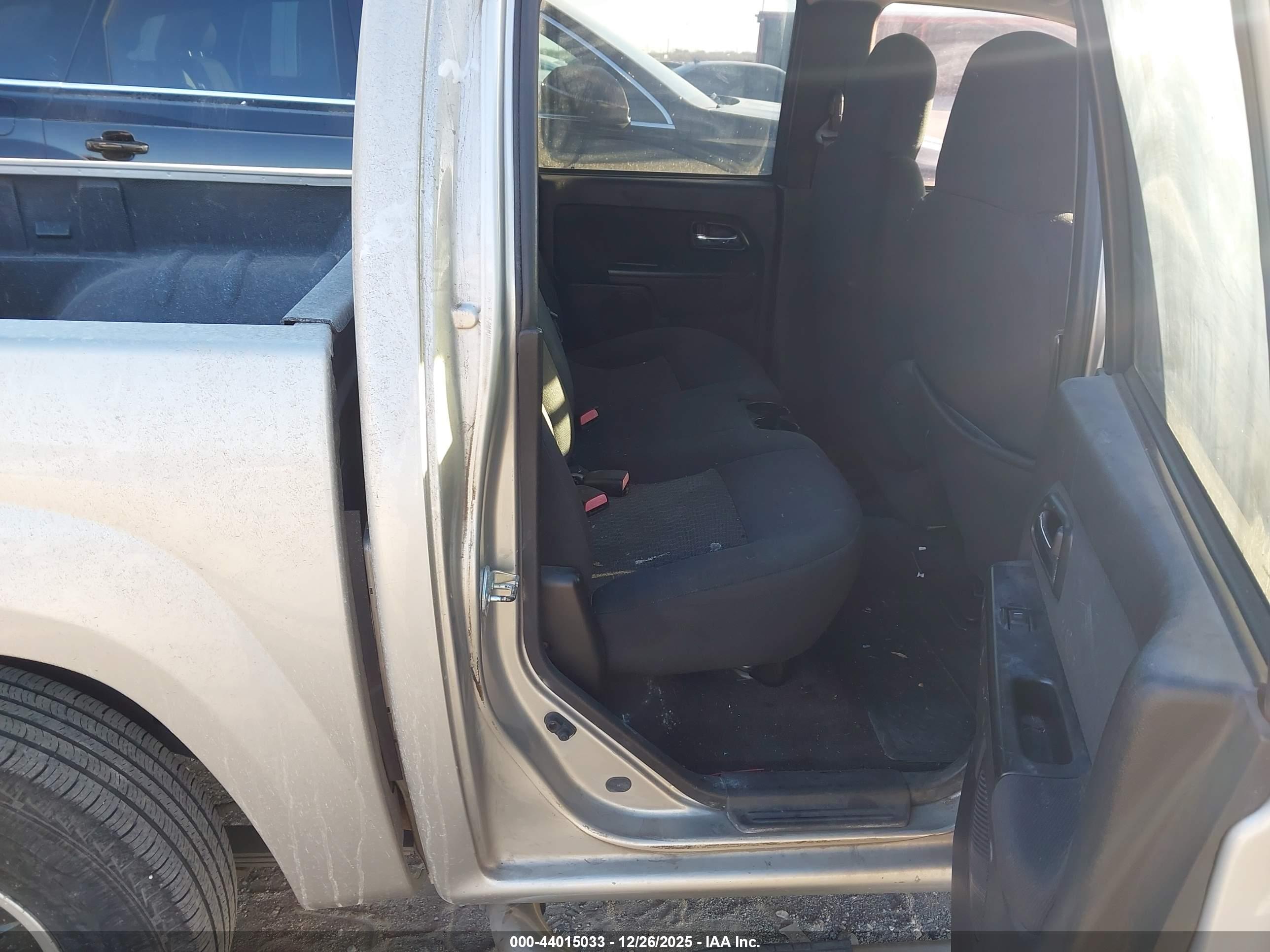 CHEVROLET COLORADO image 8