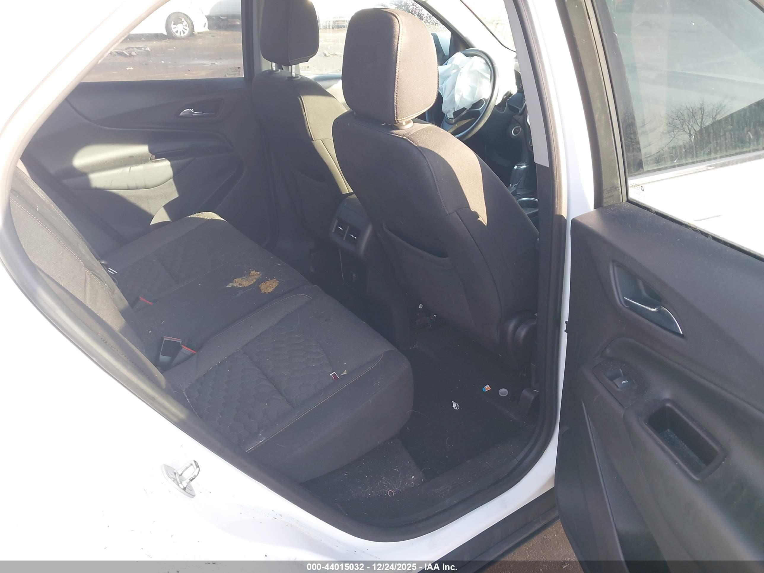 CHEVROLET EQUINOX image 8